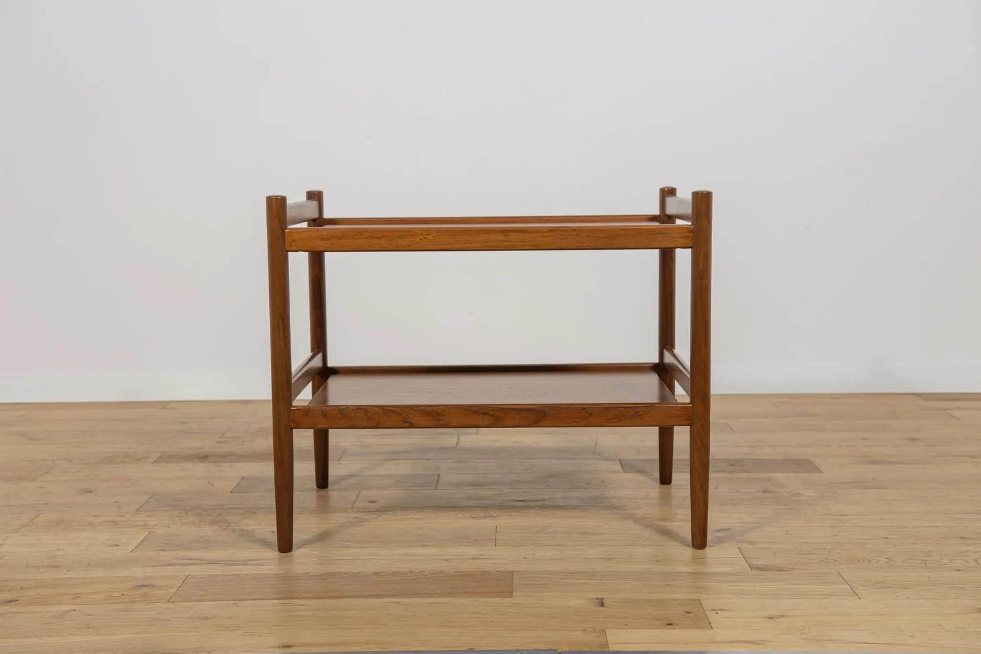 Stolik pomocniczy, teak brązowy, Dania, lata 70. - 70525