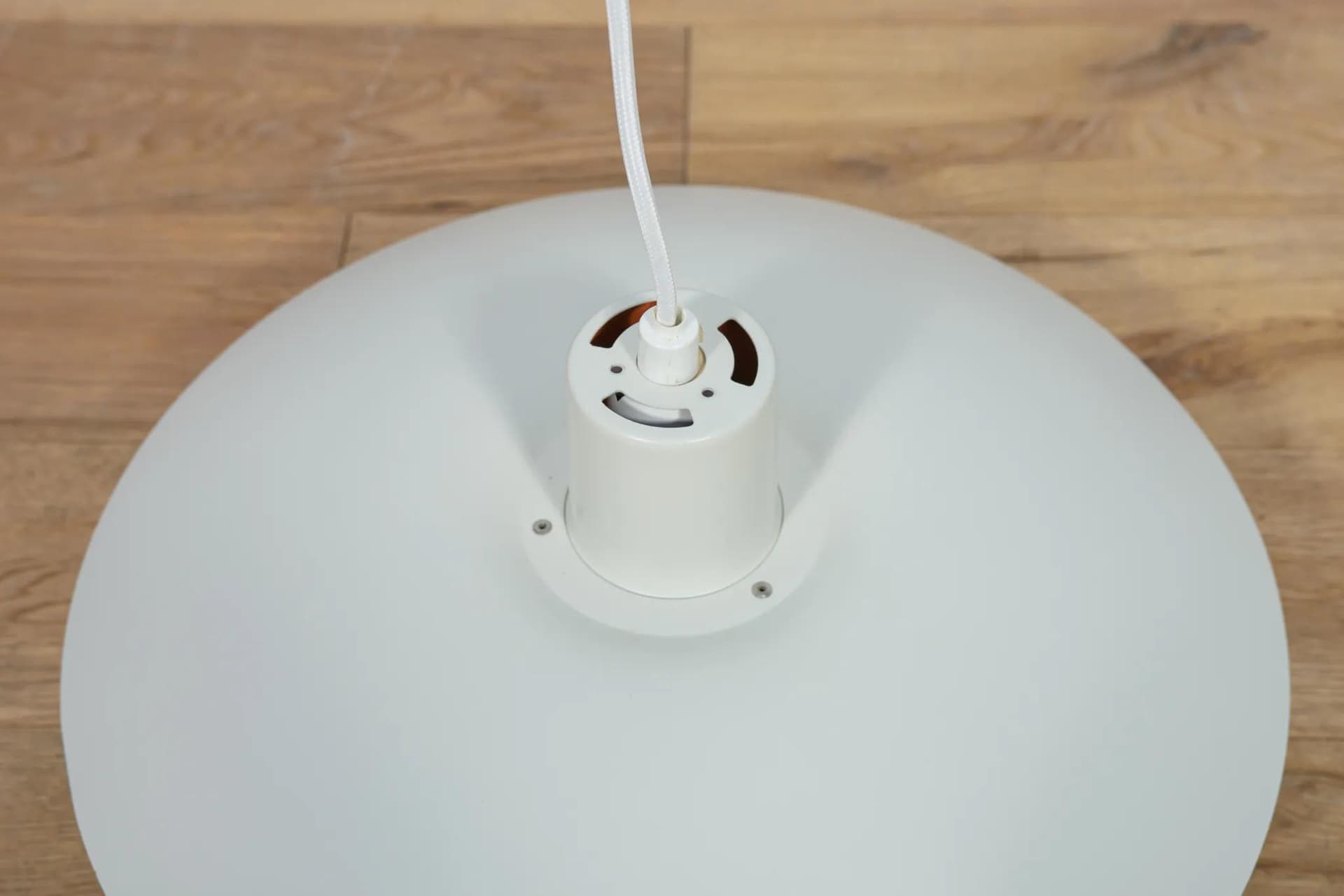 Lampa wisząca PH 4/3, aluminium biały, proj. P. Henningsen, Louis Poulsen, Dania, lata 60. - 70517