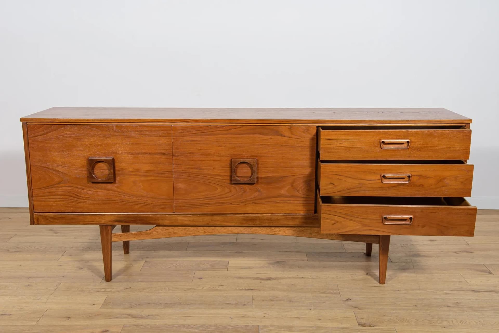 Sideboard, brown teak, United Kingdom, 1960s. - 70448