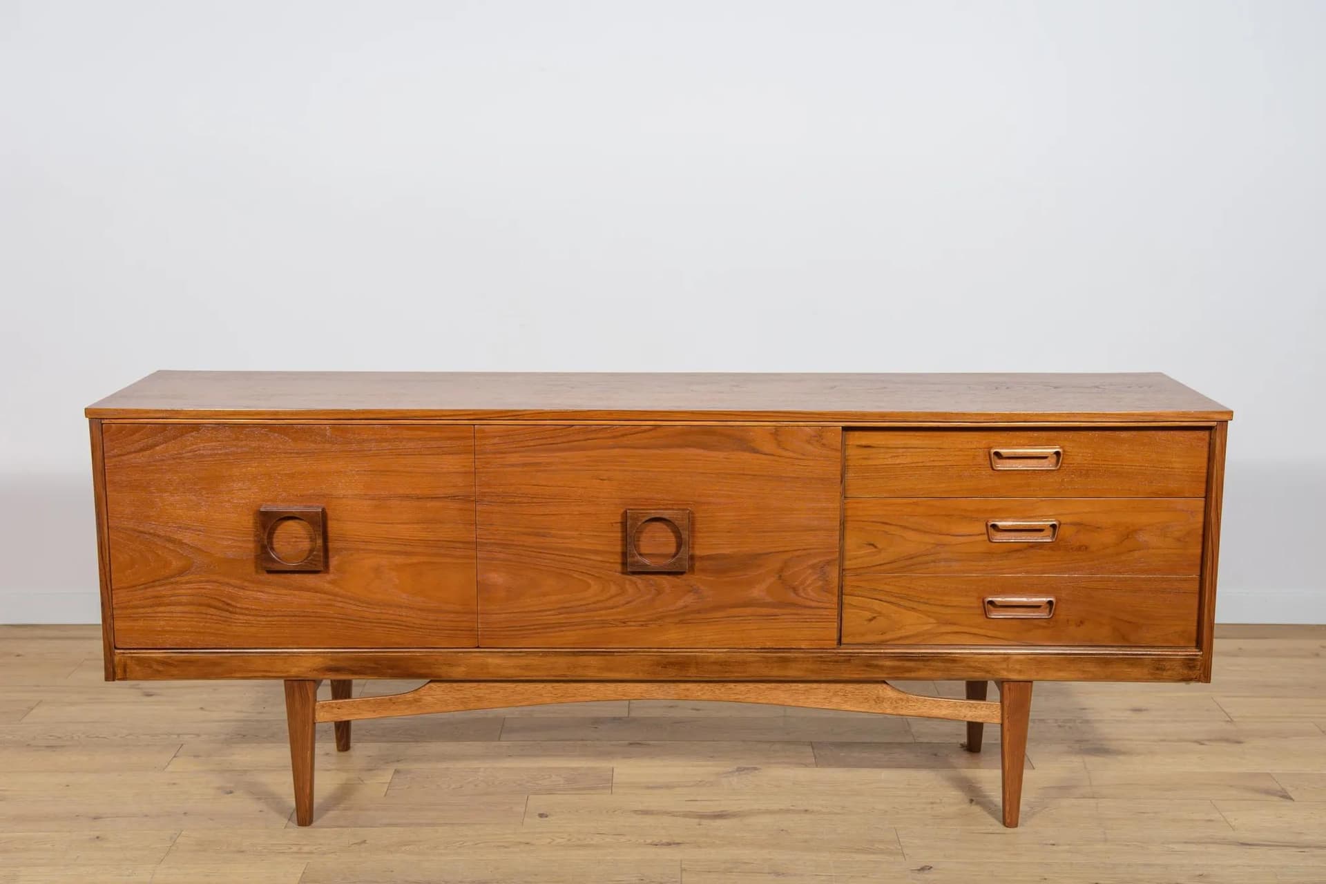 Sideboard, brown teak, United Kingdom, 1960s. - 70449