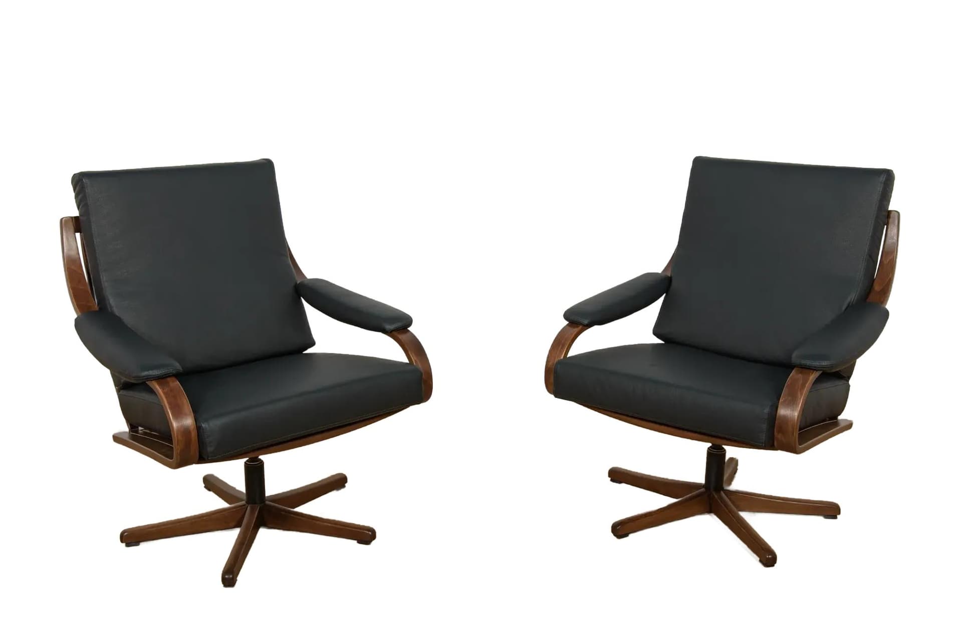 Pair of executive armchairs, black leather, dark oak, Soda Galvano, Norway, 1960s.