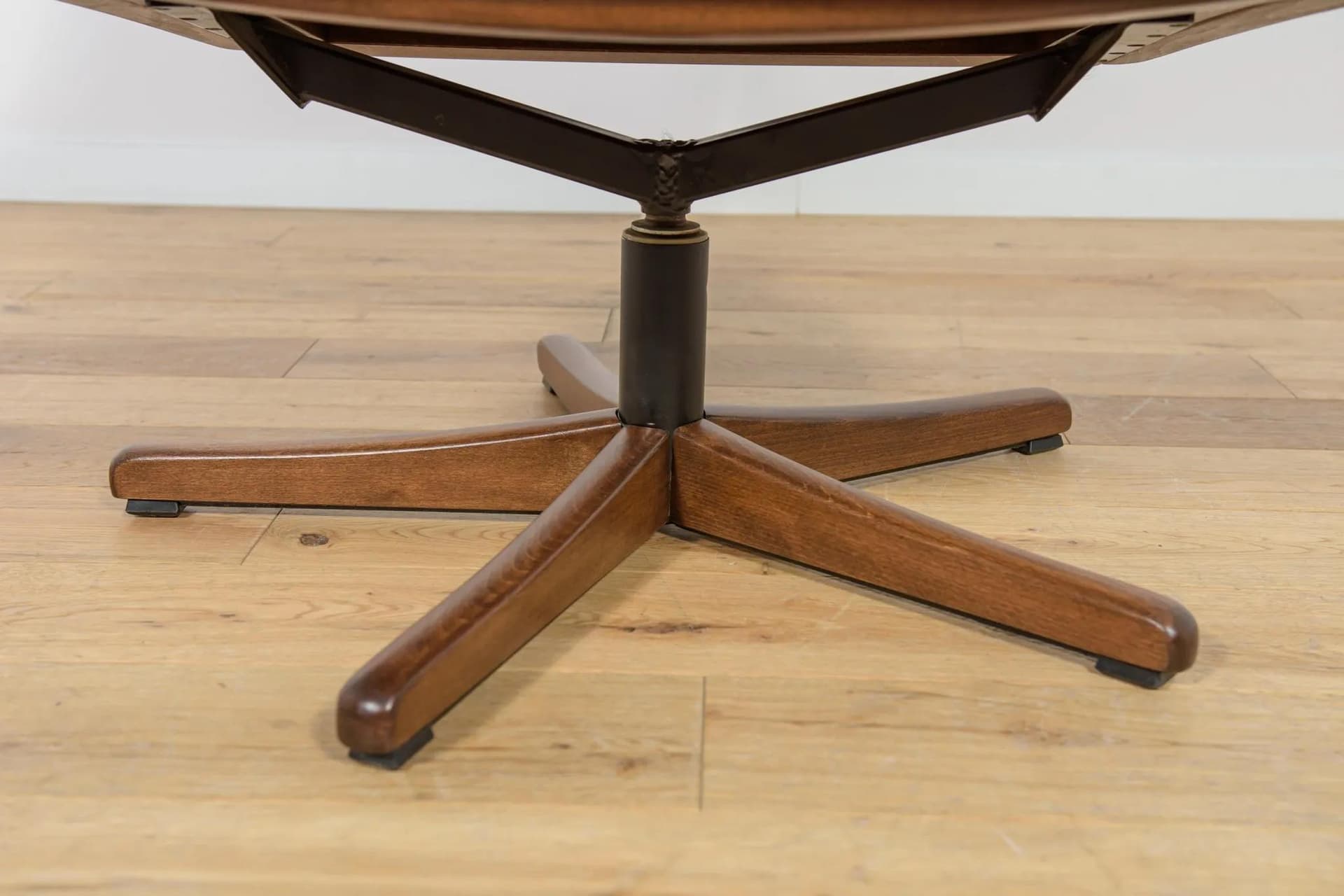 Pair of executive armchairs, black leather, dark oak, Soda Galvano, Norway, 1960s. - 70434