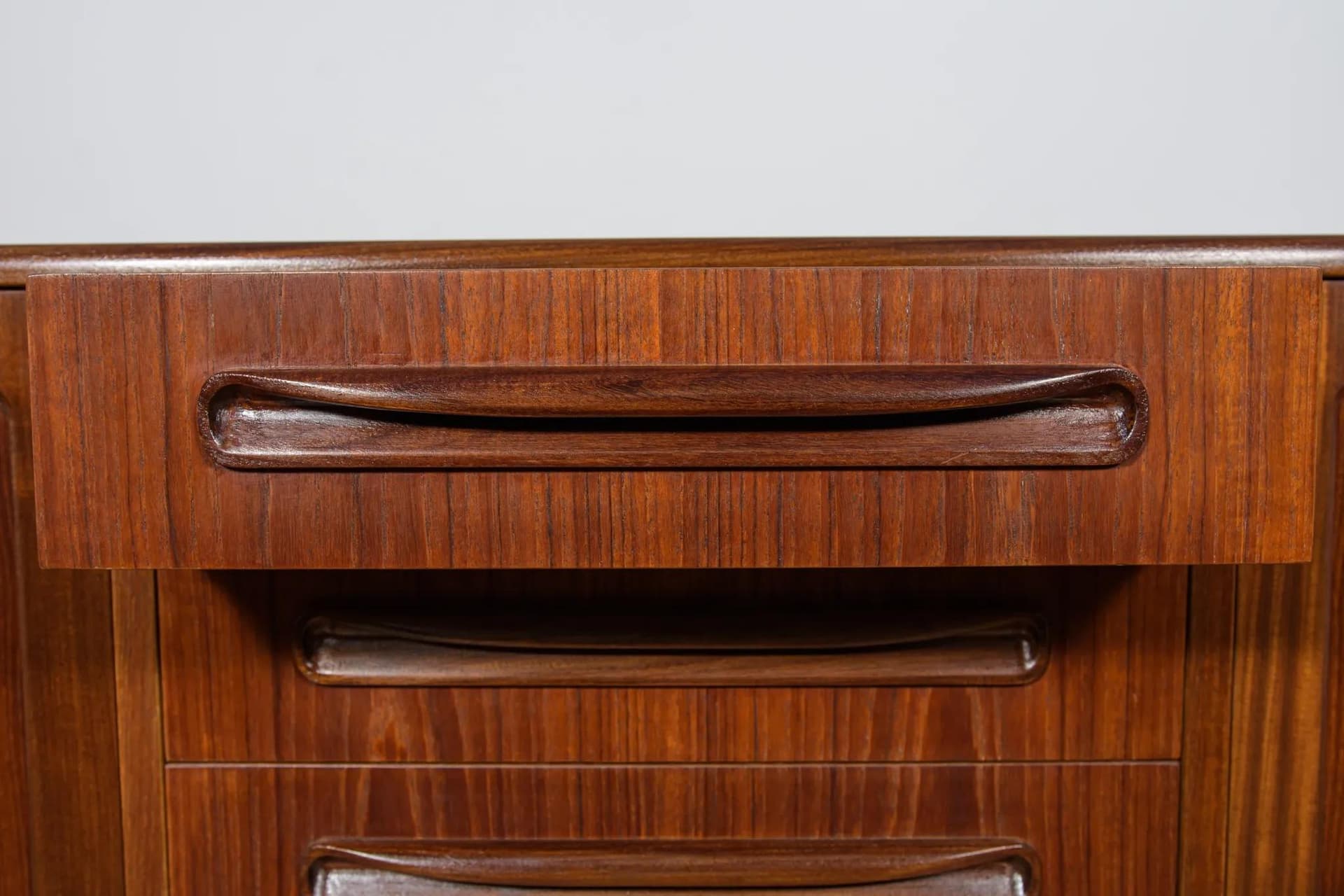 Komoda, teak brązowy ciemny, proj. V. Wilkins, G-Plan, Wielka Brytania, lata 60. - 70377