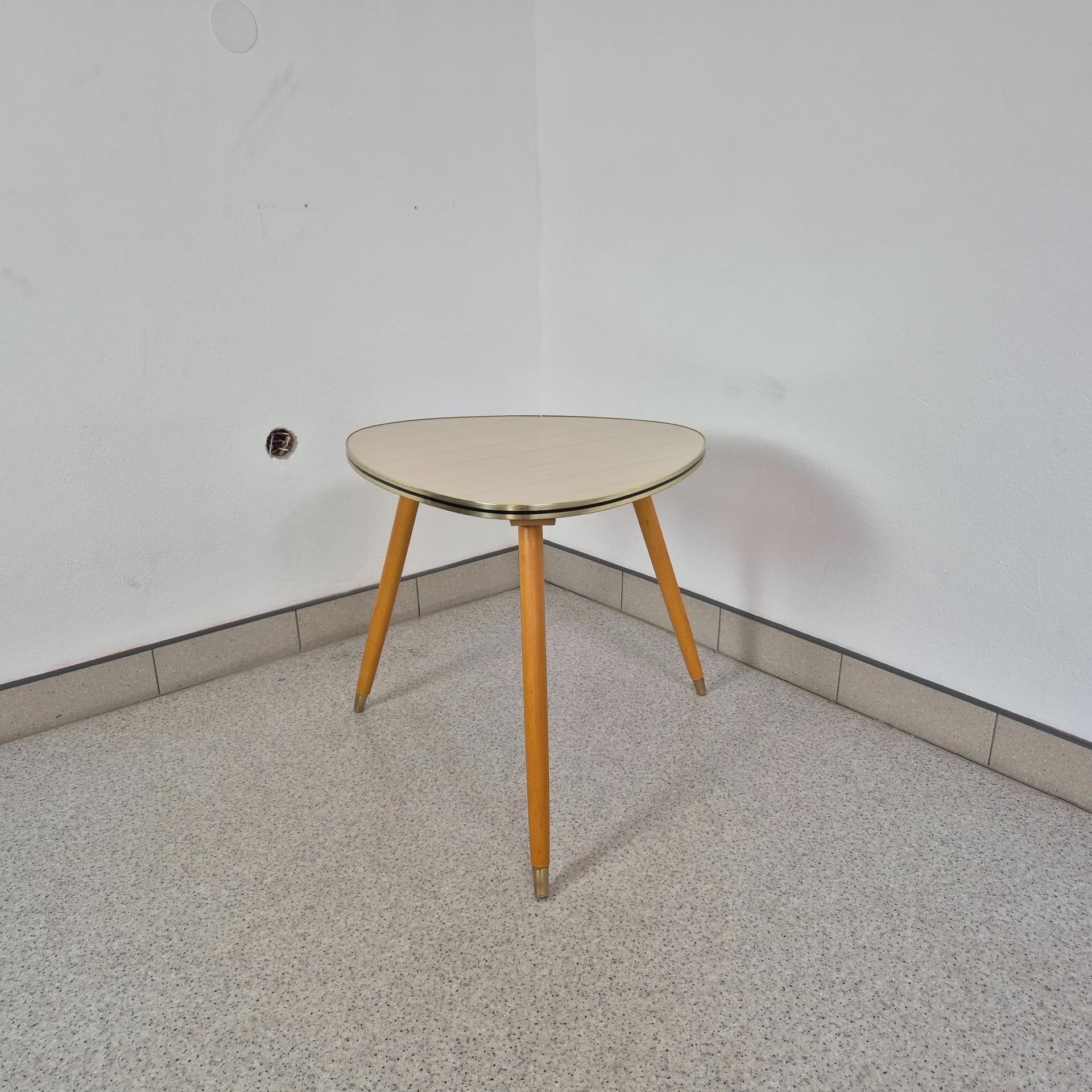 Stolik kawowy tripod, beżowy, buk, Niemcy, lata 60. - 73118