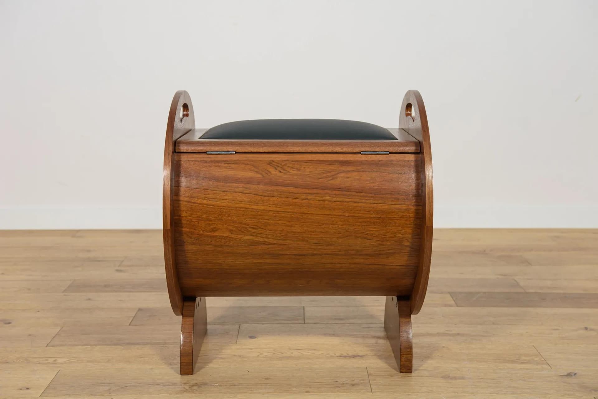 Pufa Art Deco, orzech brązowy, skóra czarna, Wielka Brytania, lata 30. - 70159