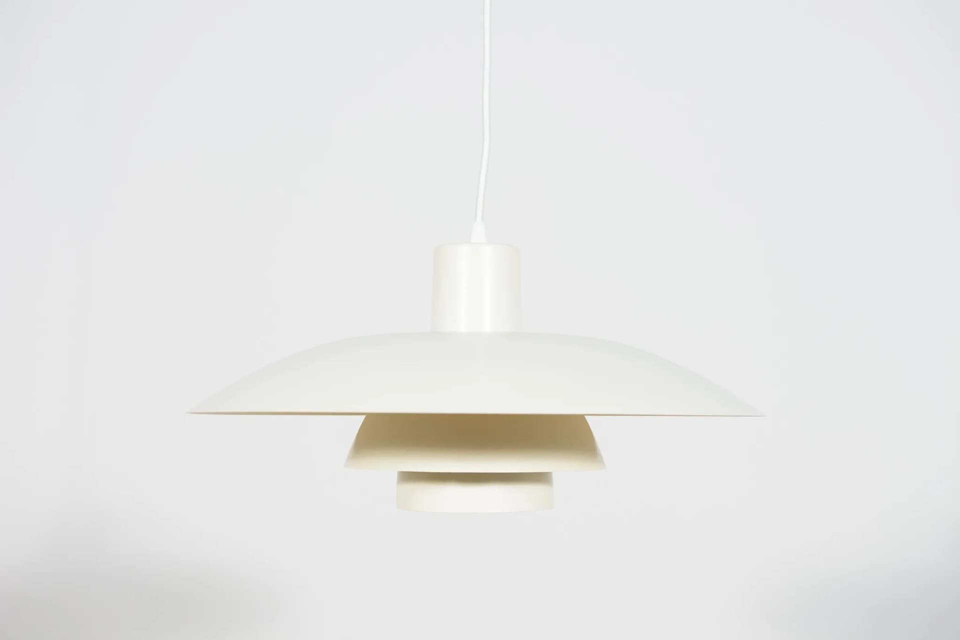 Lampa wisząca PH 4/3, aluminium ivory white, proj. P. Henningsen, Louis Poulsen, Dania, lata 60. - 70091