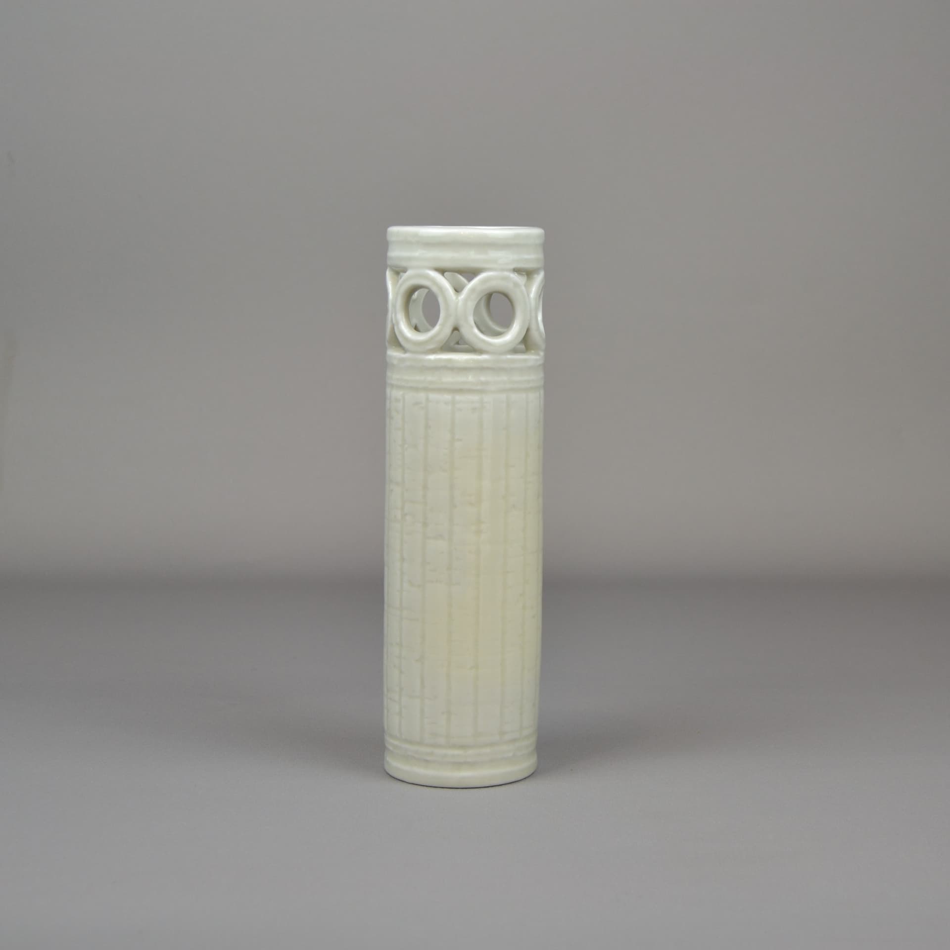 Wazon Olimpia, ceramika biała, proj. G. Nylund, Rörstrand, Szwecja, lata 40. - 522