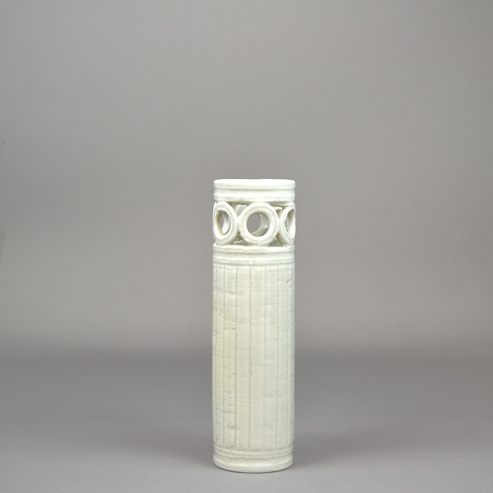 Wazon Olimpia, ceramika biała, proj. G. Nylund, Rörstrand, Szwecja, lata 40. - 517