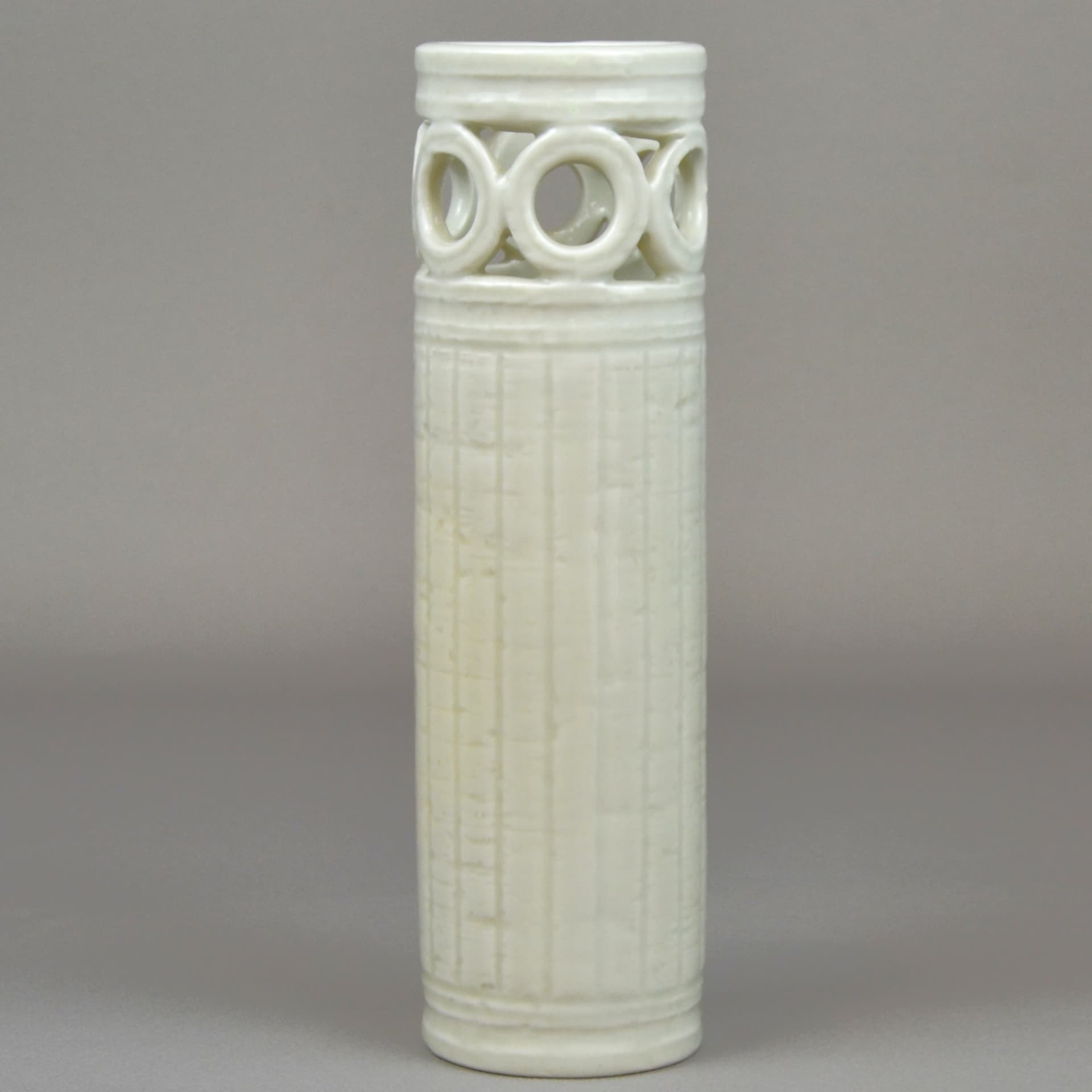 Wazon Olimpia, ceramika biała, proj. G. Nylund, Rörstrand, Szwecja, lata 40. - 518