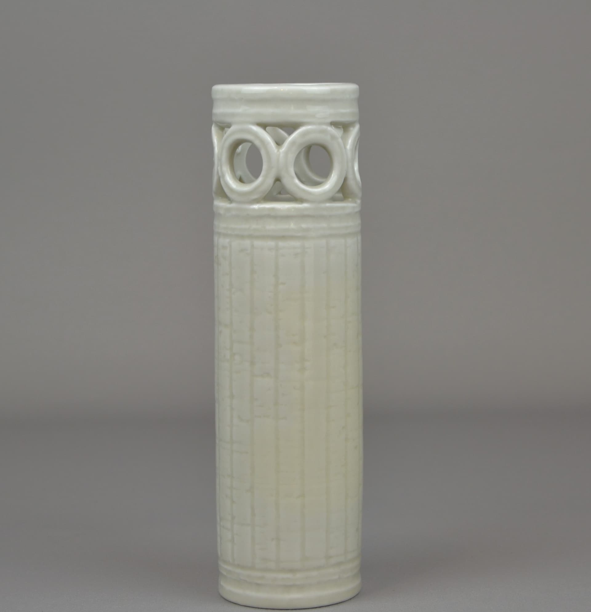 Wazon Olimpia, ceramika biała, proj. G. Nylund, Rörstrand, Szwecja, lata 40. - 523