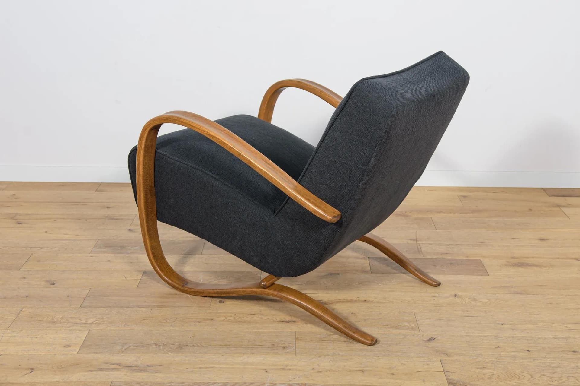 Fotel H-269, czarny, buk, proj. J. Halabala, UP Závody, Czechosłowacja, lata 30. - 70055