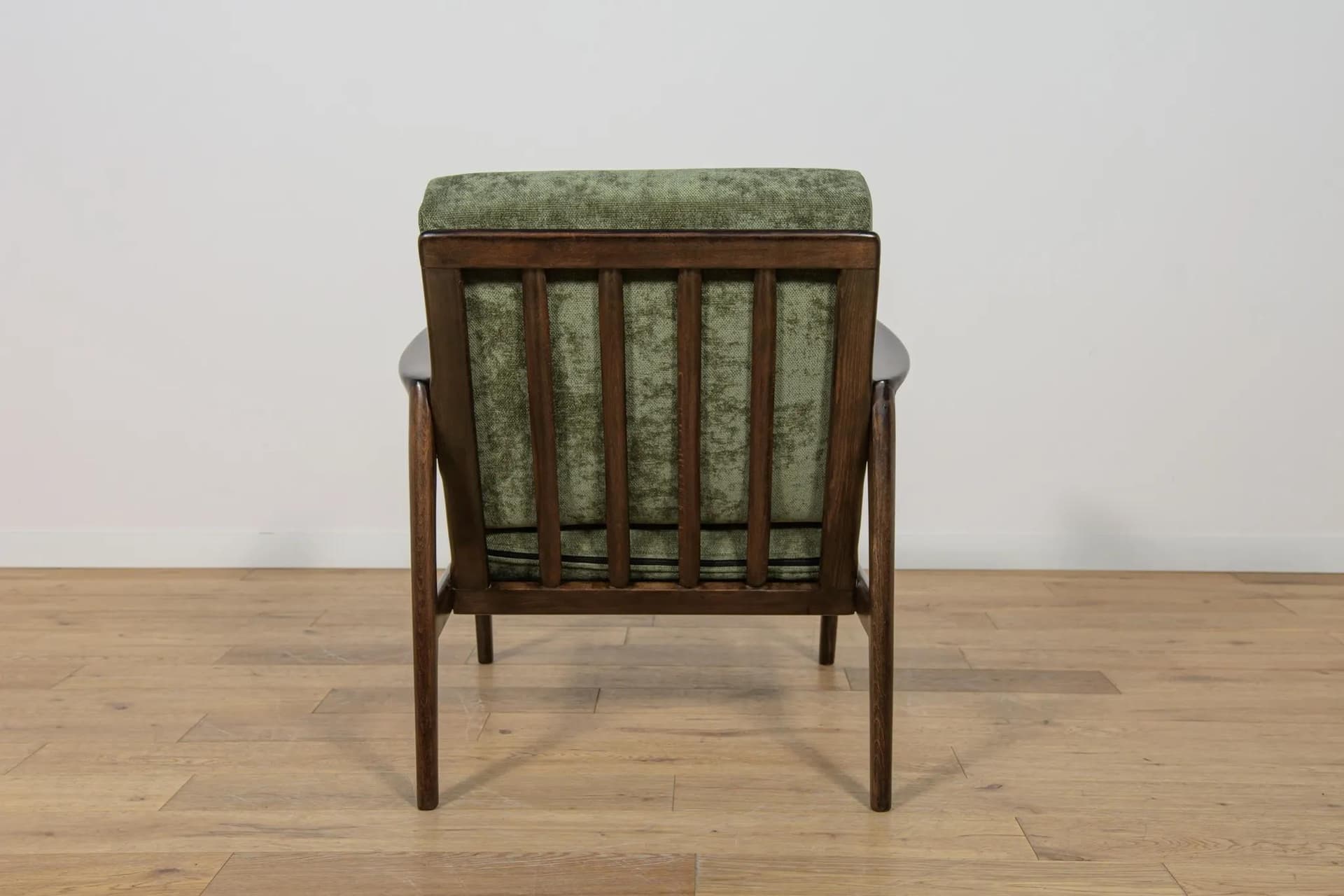 Pair of armchairs 300-139, olive velvet, rosewood-stained beech, Swarzędzka Fabryka Mebli, Poland, 1960s. - 69827