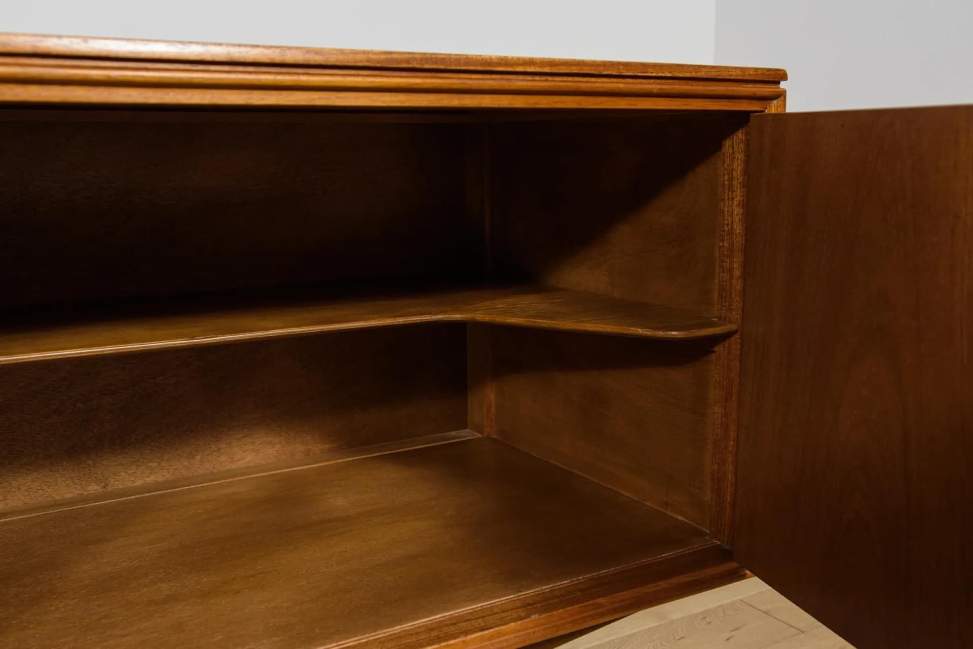 Sideboard Hamilton, dark brown rosewood, by R. Heritage, United Kingdom, 1950s. - 69802