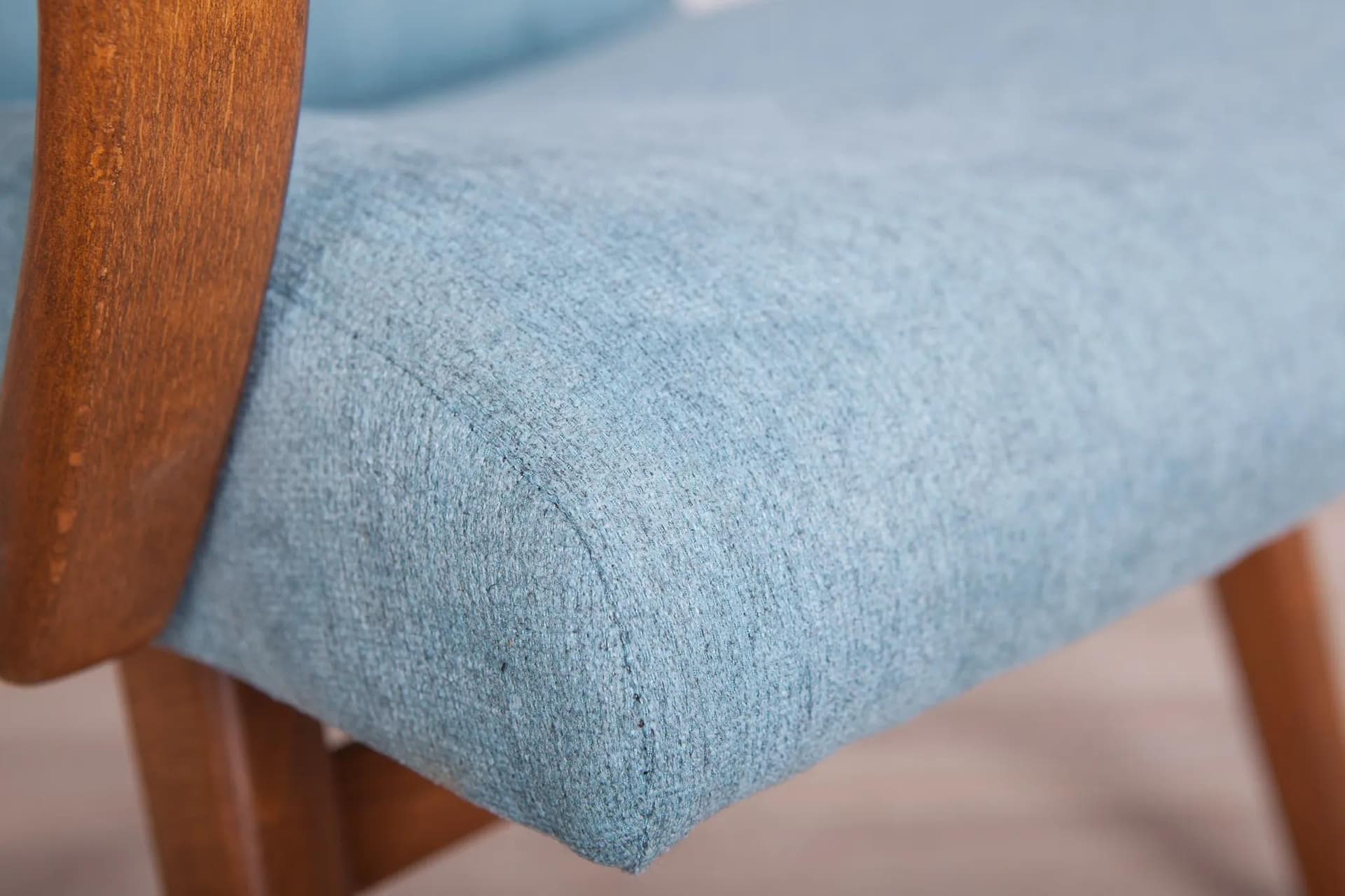 Fotel Model 53, wełna jasnoniebieska, buk brązowy, proj. J. Šmídek, TON, Czechosłowacja, lata 60. - 72819