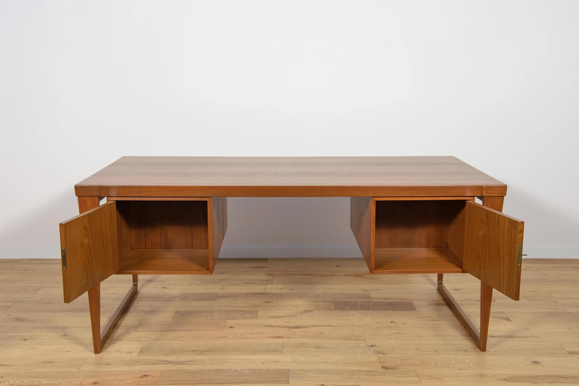 Biurko Model 70, teak brązowy, proj. K. Kristiansen, Feldballes Møbelfabrik, Dania, lata 60. - 72768