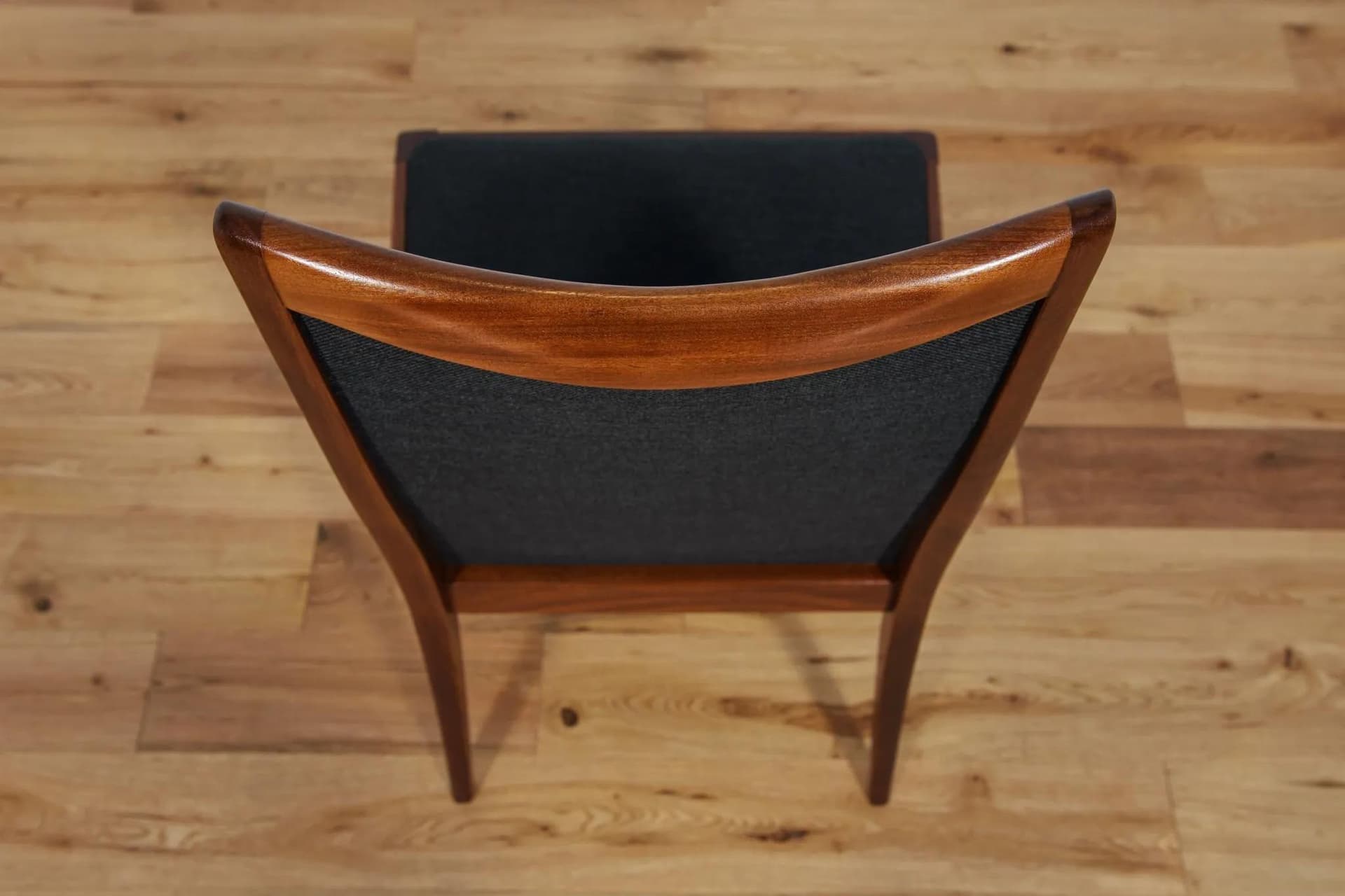 Komplet czterech krzeseł i dwóch foteli, teak, tapicerka czarna, proj. L. Dandy, G-Plan, Wielka Brytania, lata 60. - 72757