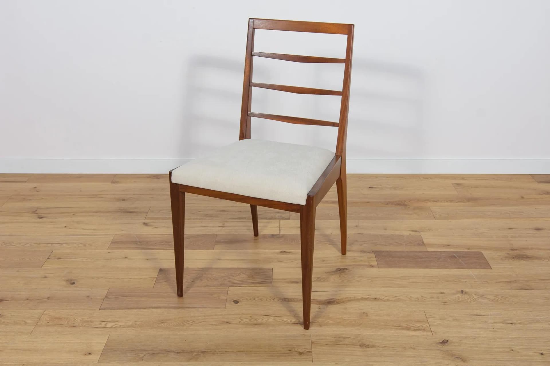 Set of six chairs and two armchairs, teak, ivory white, McIntosh, United Kingdom, 1960s. - 72636