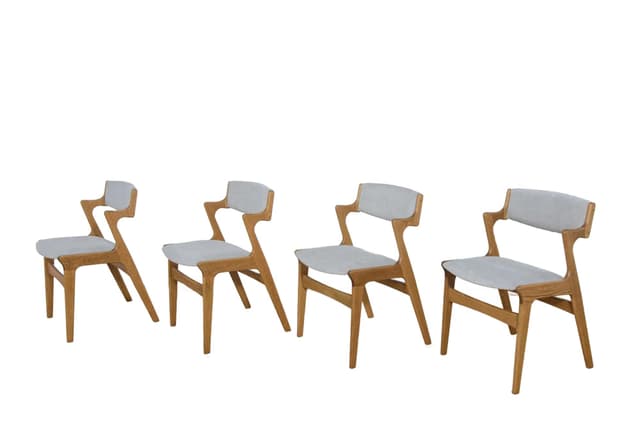 Komplet czterech krzeseł, dąb brązowy, wełna szara, Nova Mobler, Dania, lata 60. - WYMIARY