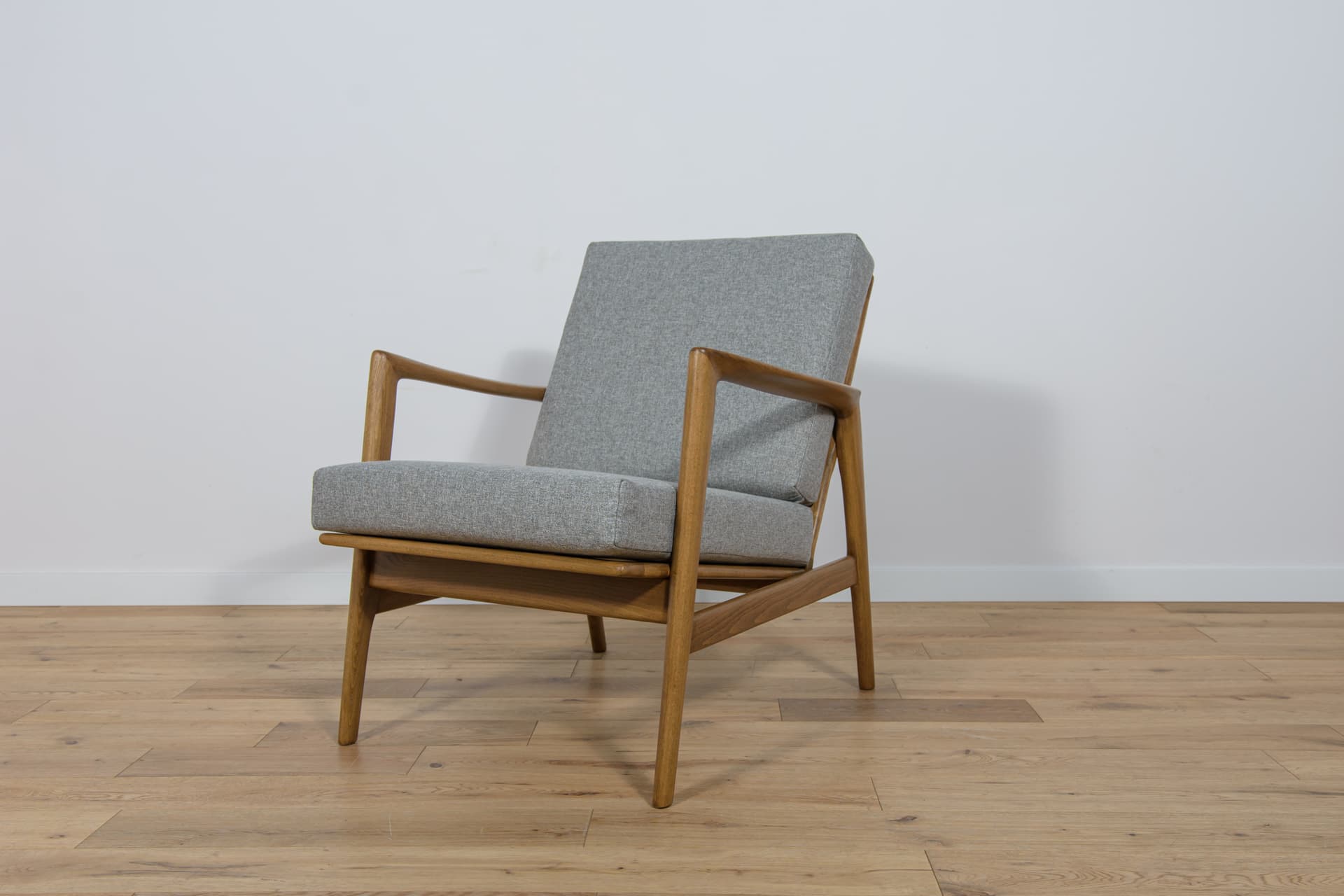 Armchair 300-139, grey, walnut beech, Swarzędzka Fabryka Mebli, Poland, 1960s. - 72613