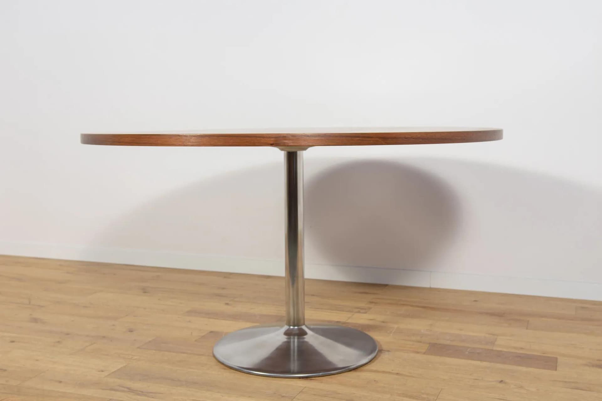 Stół okrągły, fornir Jatoba brązowy, aluminium srebrny, Dania, lata 70. - 72599