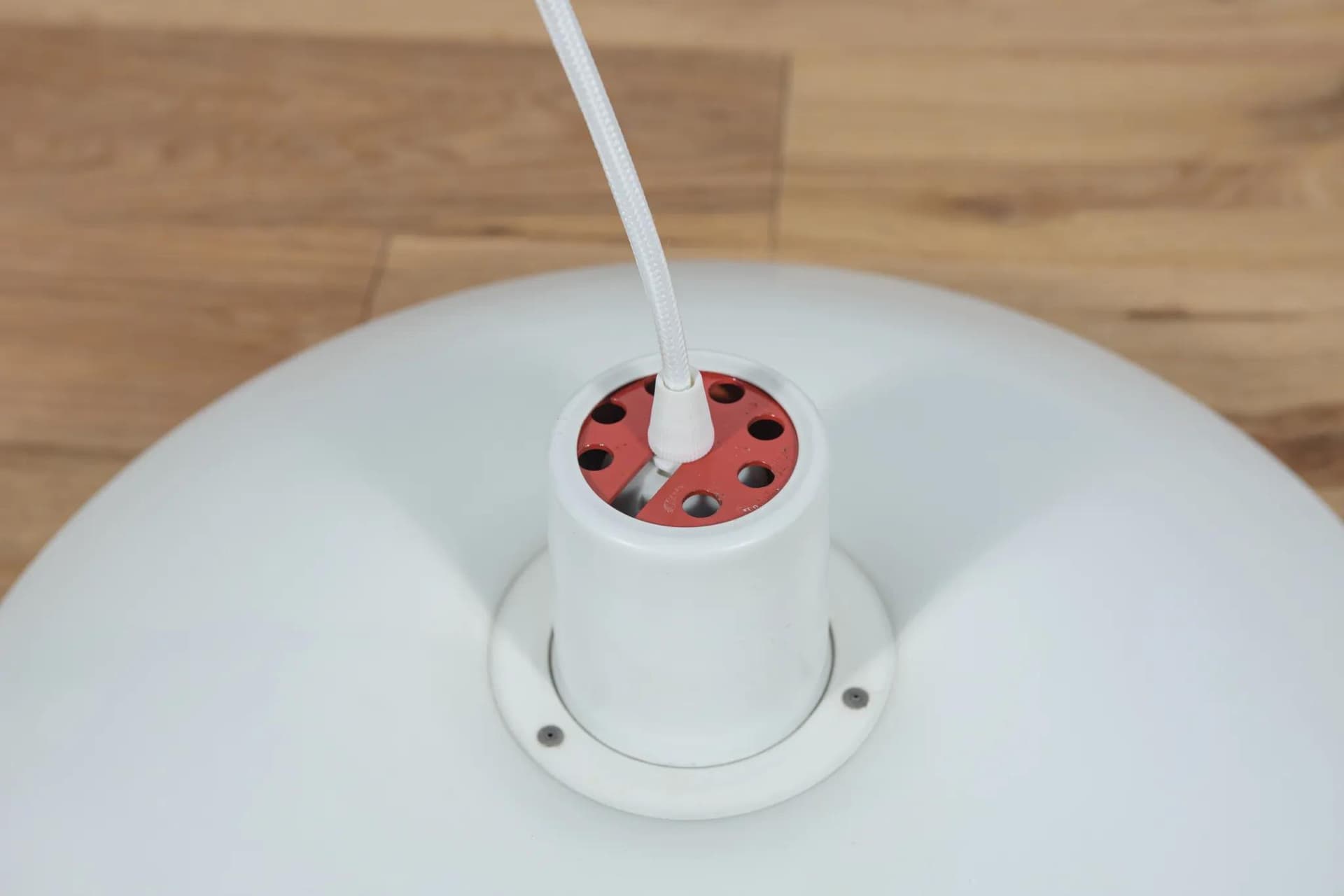 Lampa wisząca PH 4/3, biała, metal, proj. P. Henningsen, Louis Poulsen, Dania, lata 60. - 72585