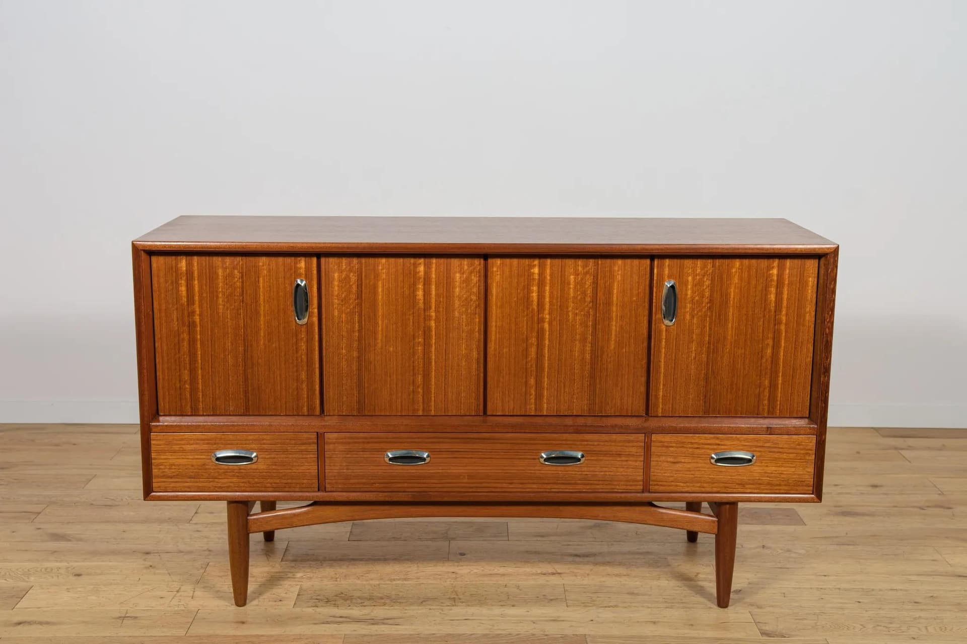 Sideboard, brown walnut, G-Plan, United Kingdom, 1960s. - 72566