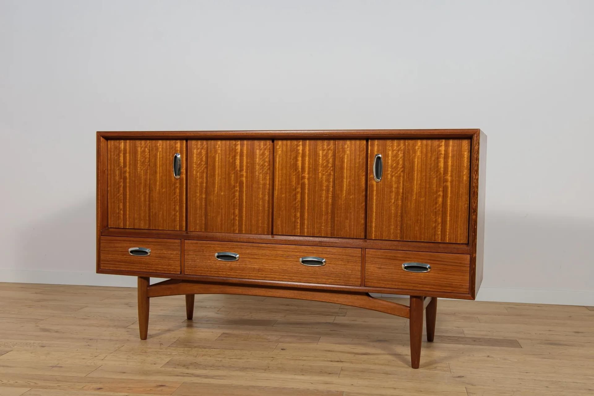Sideboard, brown walnut, G-Plan, United Kingdom, 1960s. - 72563