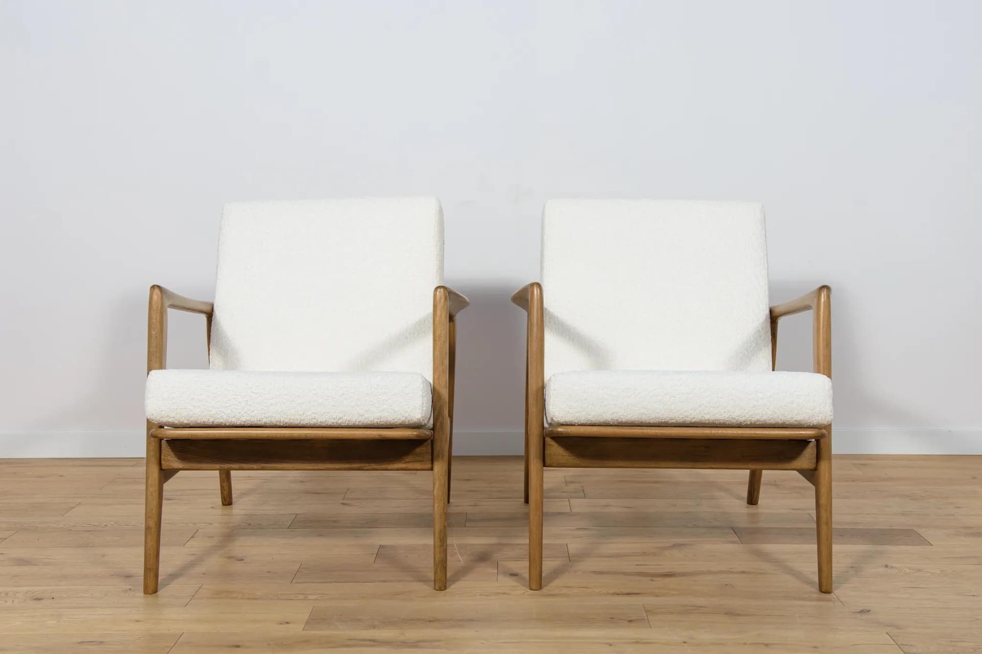 Pair of armchairs 300-139, white boucle, walnut beech, Swarzędzka Fabryka Mebli, Poland, 1960s. - 74190