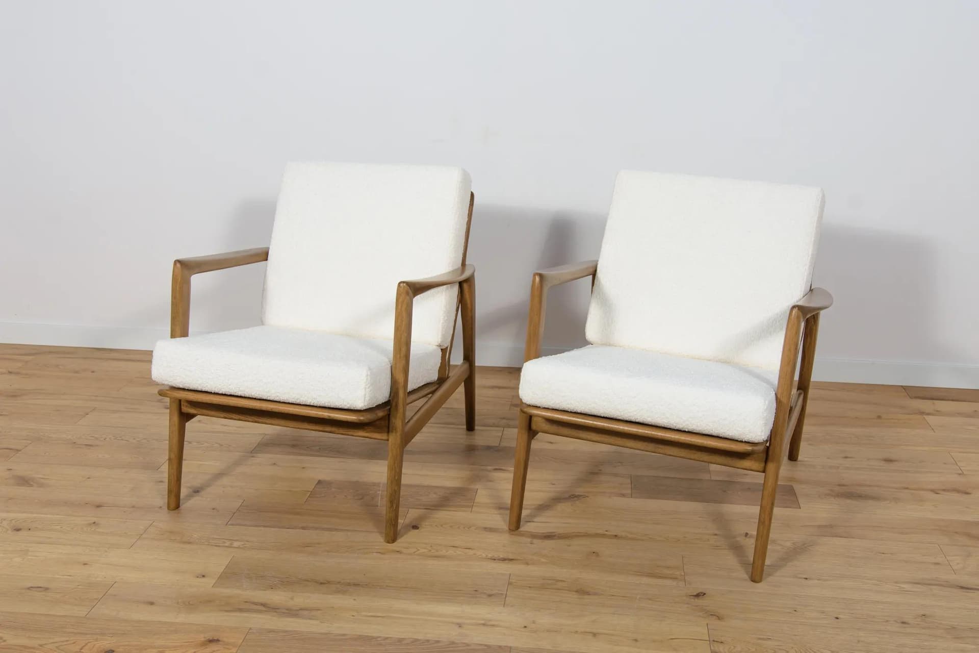 Pair of armchairs 300-139, white boucle, walnut beech, Swarzędzka Fabryka Mebli, Poland, 1960s. - 74191