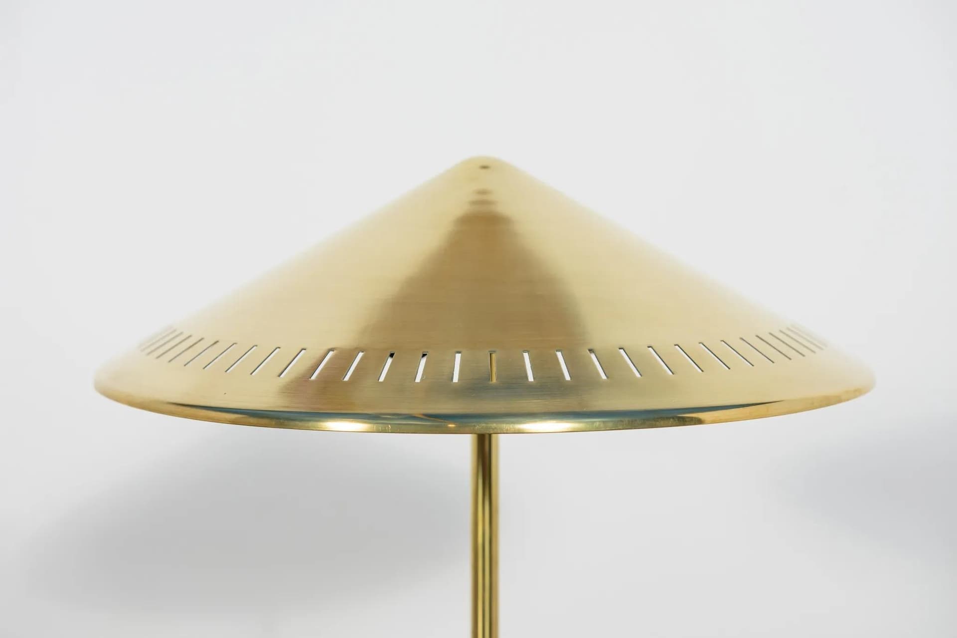 Lampa stołowa, mosiądz złoty, proj. B. Karlby, Lyfa, Dania, lata 50. - 73956