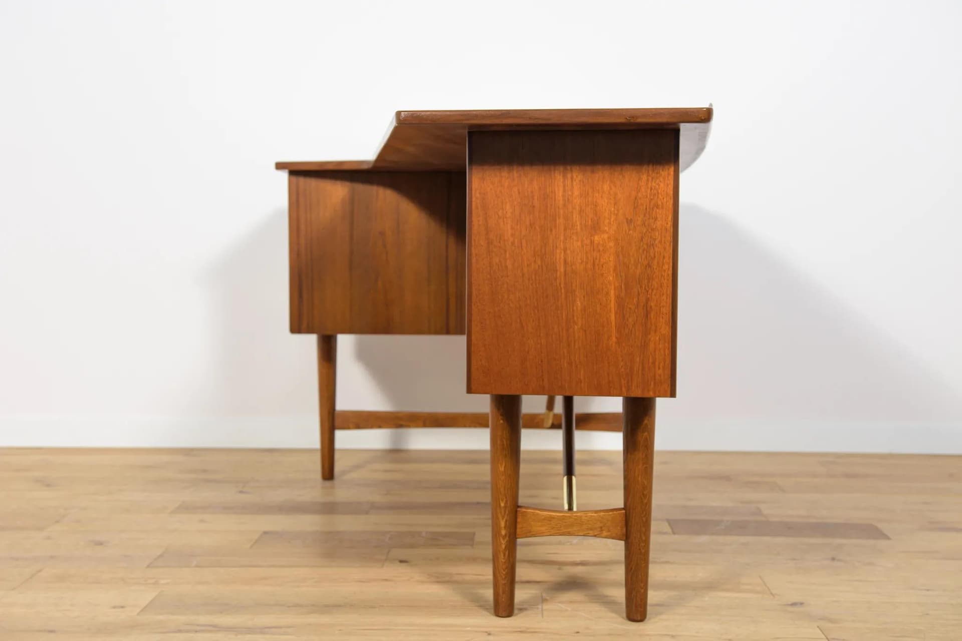 Desk Boomerang, brown teak, by P. Løvig Nielsen, Denmark, 1970s. - 73940