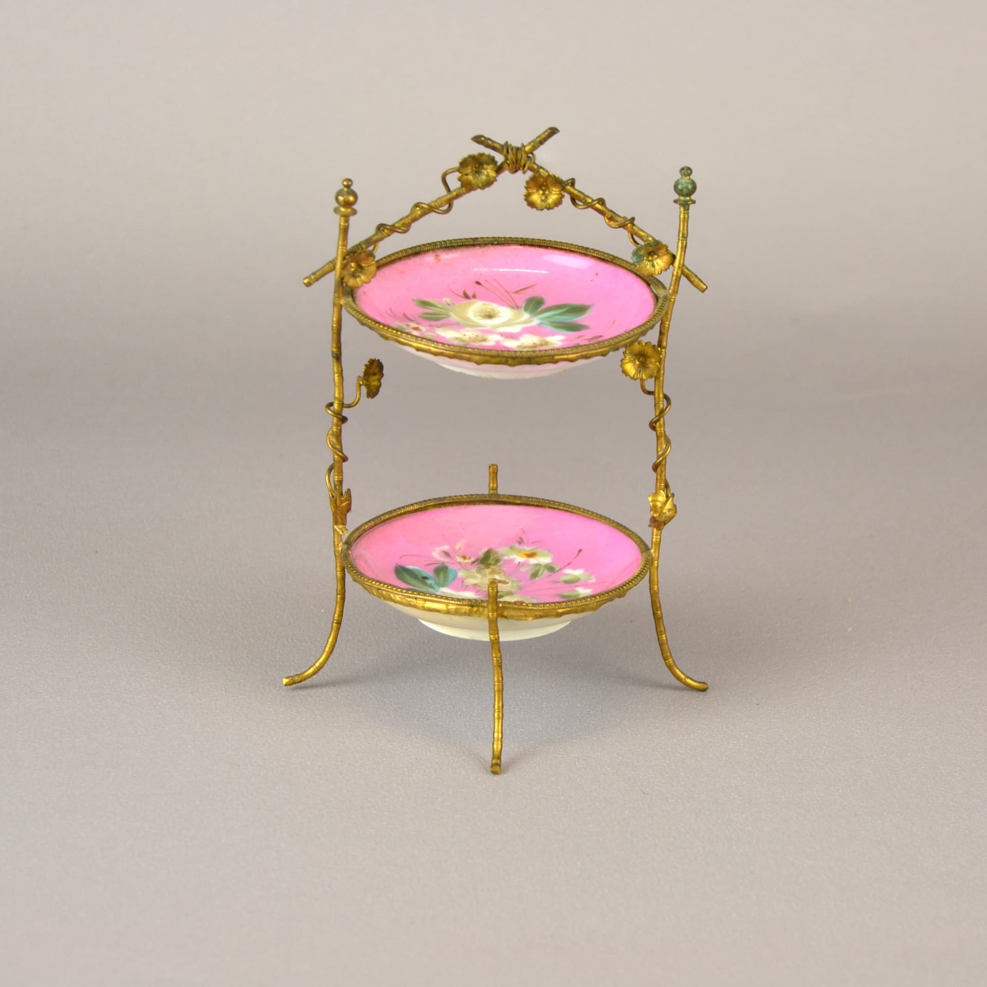 Jewelry Stand, pink porcelain, France, 19th c. - 539