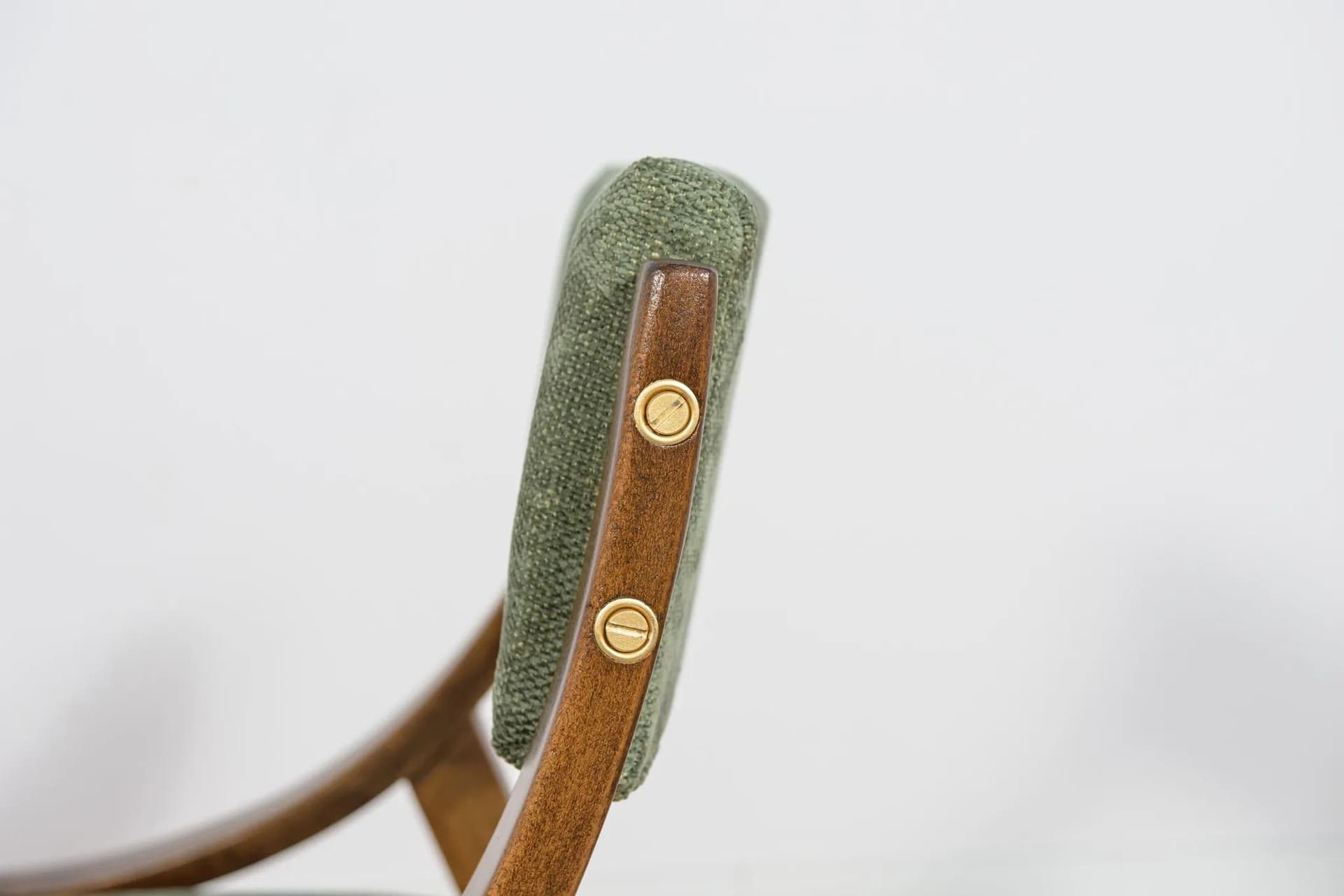 Komplet sześciu krzeseł Skoczek, orzech ciemny, tkanina zielona, proj. J. Kędziorek, Zamojska Fabryka Mebli, Polska, lata 70. - 74933