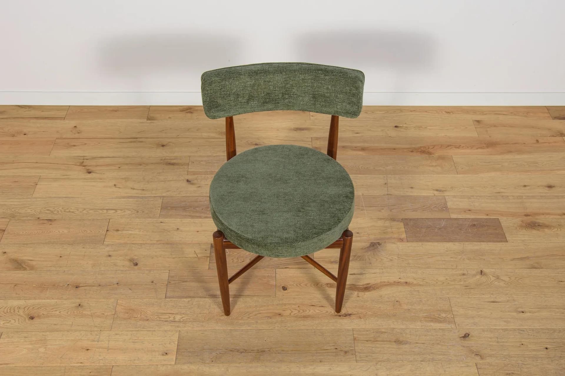 Komplet czterech krzeseł, teak, zieleń, proj. I. Kofod-Larsen, dla G-Plan, Wielka Brytania, lata 60. - 74836
