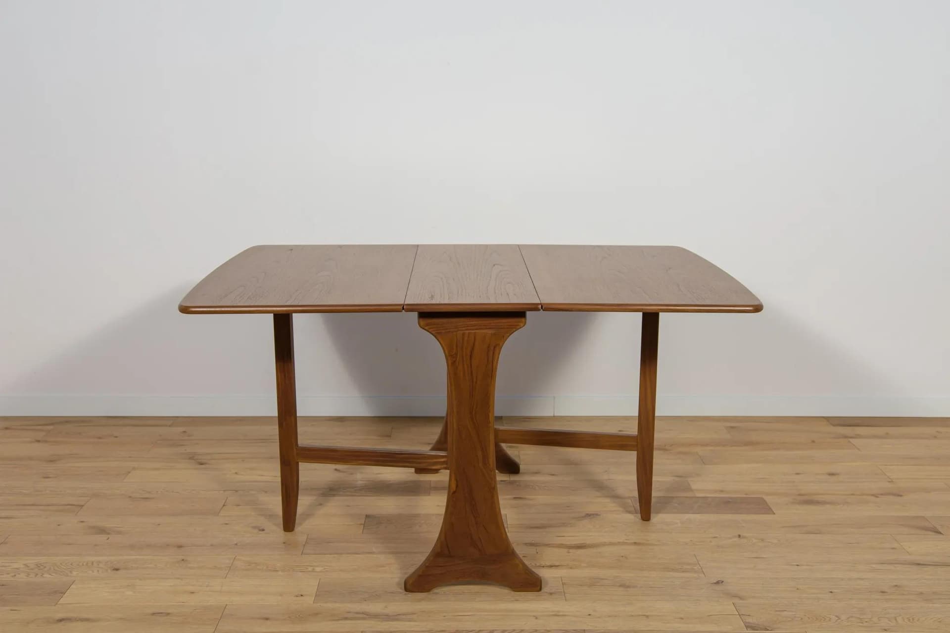 Extendable table, brown teak, G-Plan, United Kingdom, 1960s. - 74769