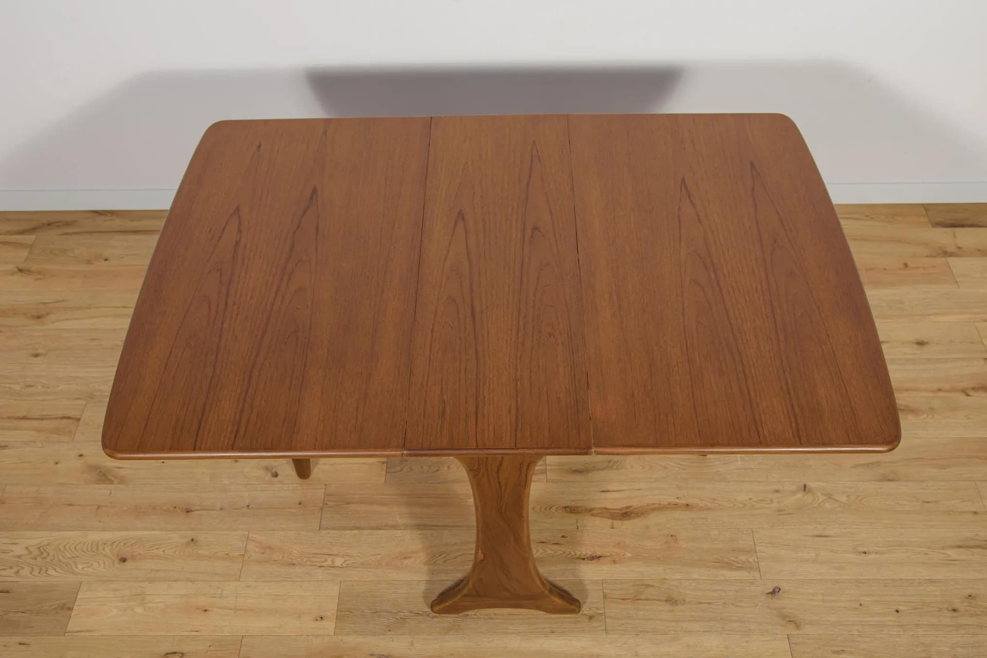 Extendable table, brown teak, G-Plan, United Kingdom, 1960s. - 74775