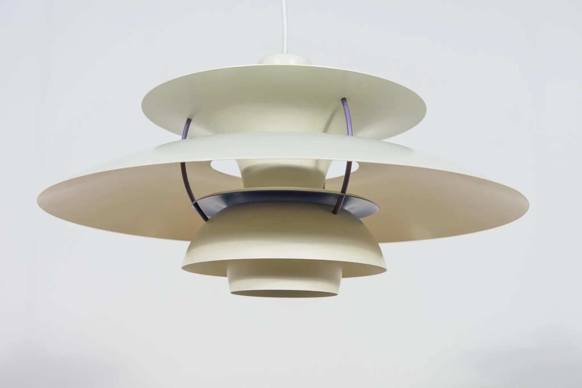 Lampa wisząca PH5, aluminium biały, proj. P. Henningsen, Louis Poulsen, Dania, lata 60. - 74748