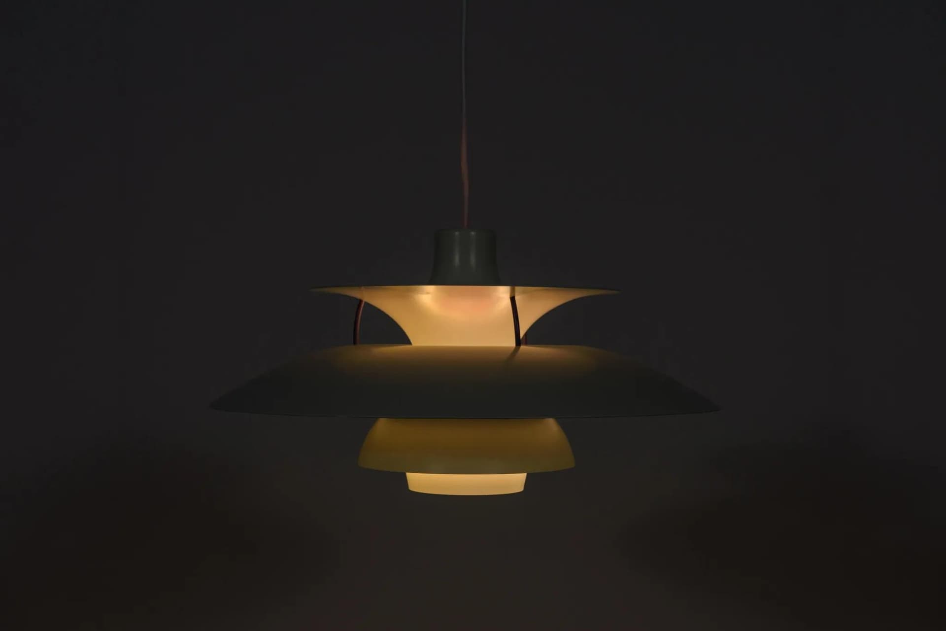Lampa wisząca PH5, aluminium biały, proj. P. Henningsen, Louis Poulsen, Dania, lata 60. - 74753