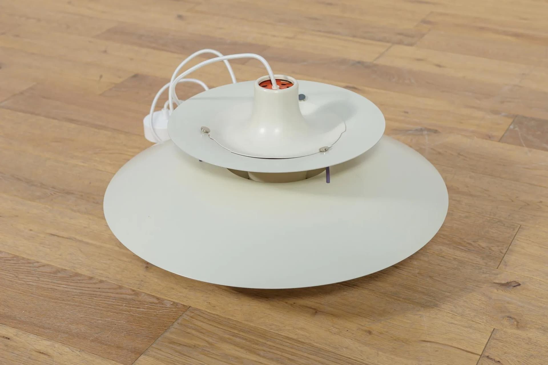 Lampa wisząca PH5, aluminium biały, proj. P. Henningsen, Louis Poulsen, Dania, lata 60. - 74750