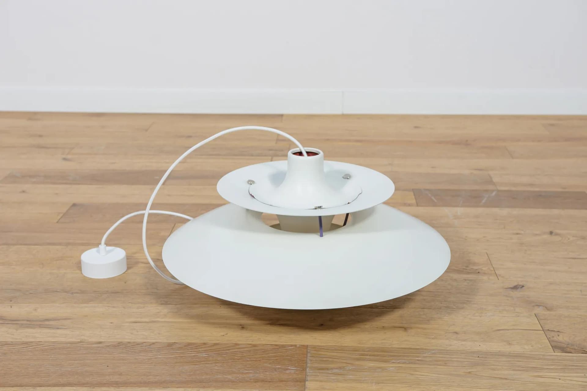 Lampa wisząca PH5, aluminium biały, proj. P. Henningsen, Louis Poulsen, Dania, lata 60. - 74268