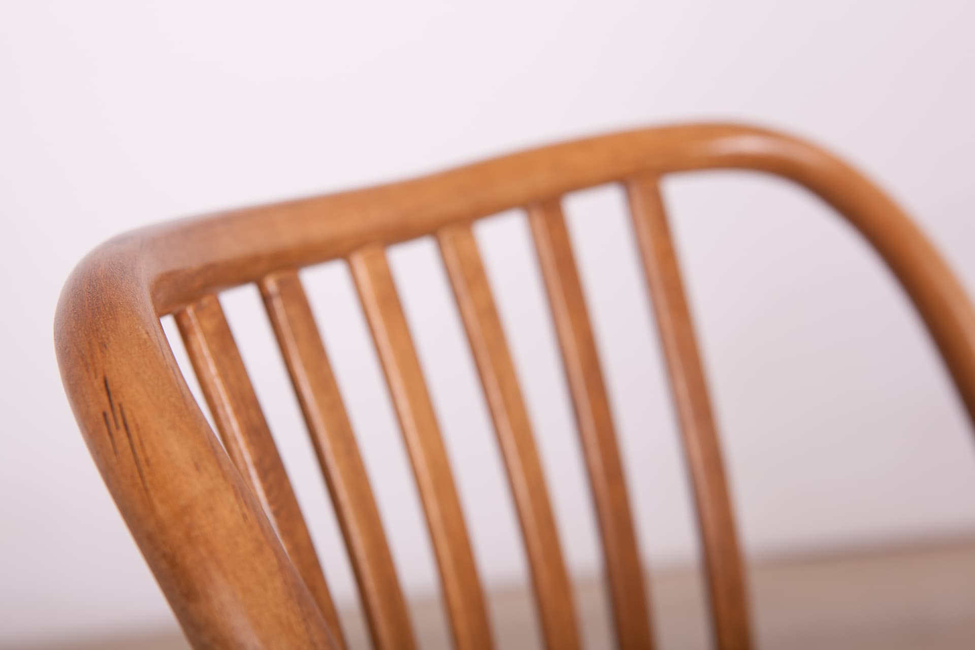 Komplet czterech krzeseł, orzech, tkanina czarna, proj. A. Suman, TON, Czechosłowacja, lata 60. - 75224