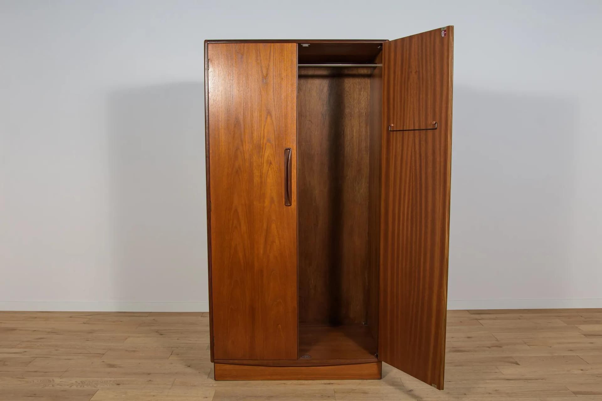 Szafa dwudrzwiowa, teak brązowy, G-Plan, Wielka Brytania, lata 60. - 75144