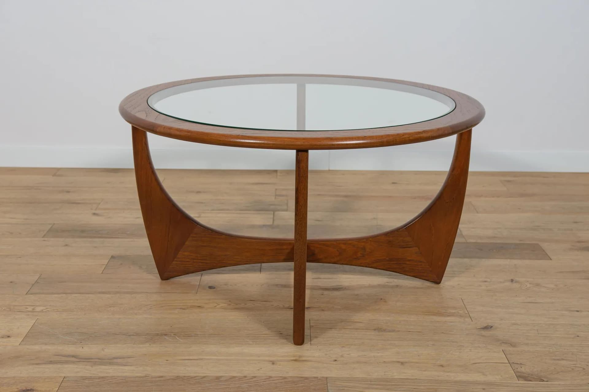 Stolik kawowy Astro, teak brązowy, proj. V. Wilkins, G-Plan, Wielka Brytania, lata 60. - 75405