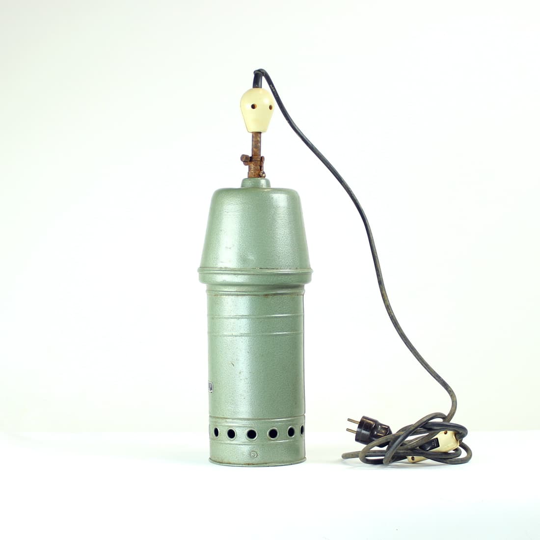 Lampa sufitowa industrialna, zielony, metal, Czechosłowacja, lata 50. - 75812