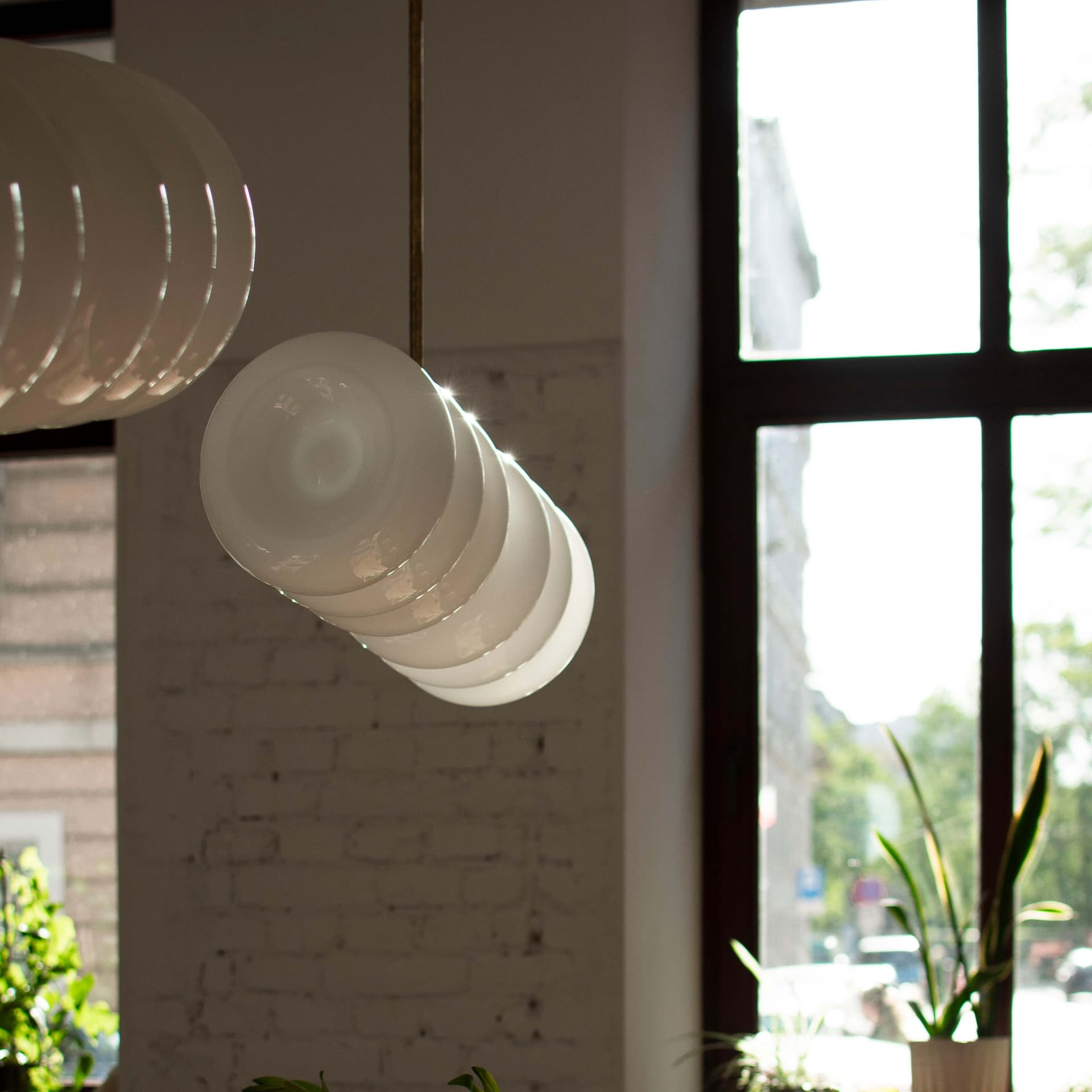 Lampa wisząca podwójna Bibe szło opalowe, mosiądz, Embassy Interiors - 75966