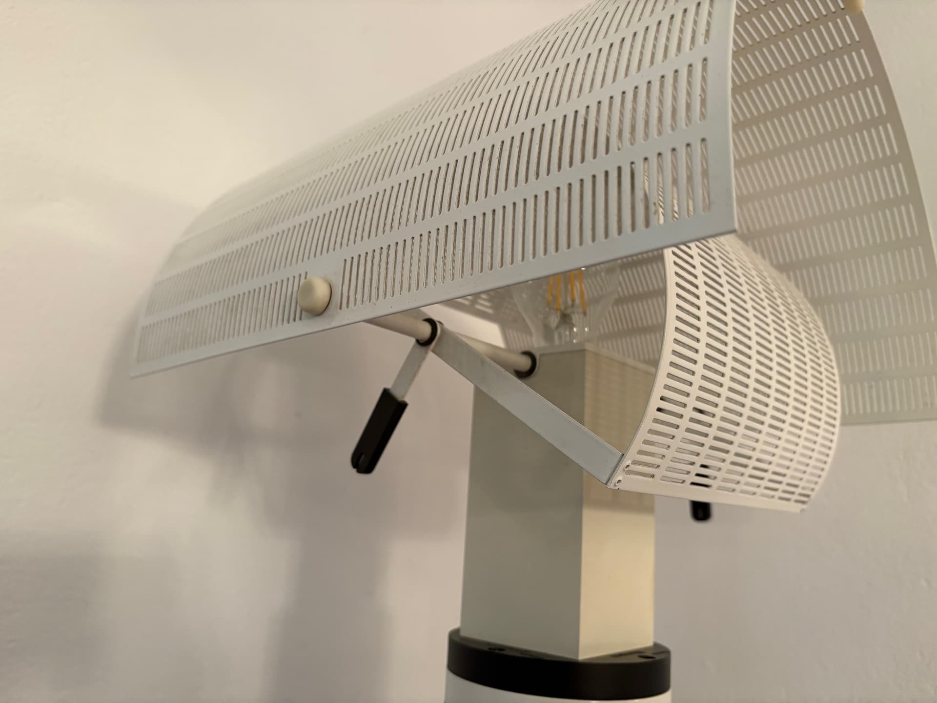 Lampa Shogun proj. Mario Botta , Artemide. Włochy, 1986r. - 130233