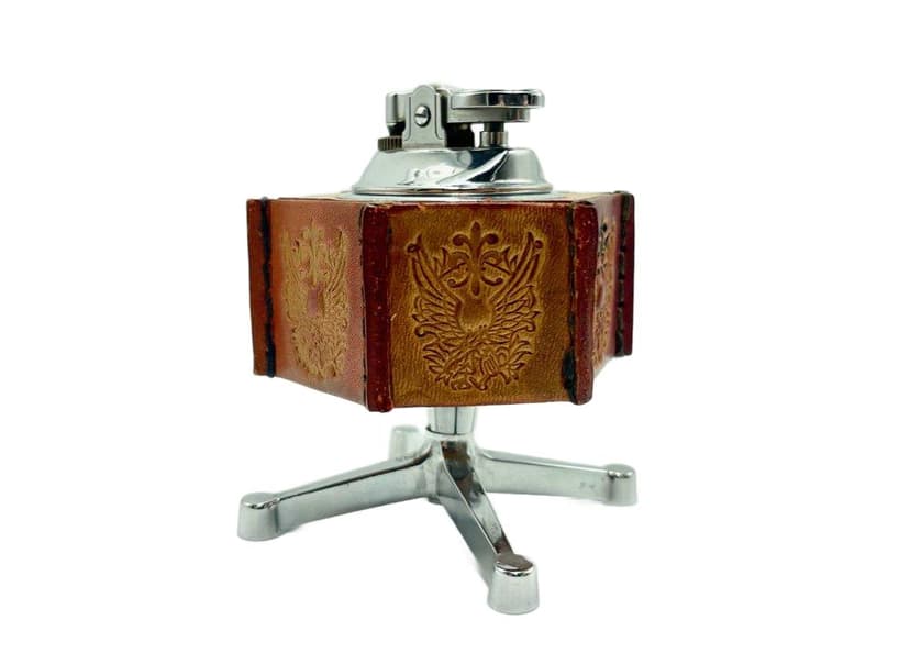 Zapalniczka stołowa, skóra naturalna brązowa, stal, Japonia, lata 60.