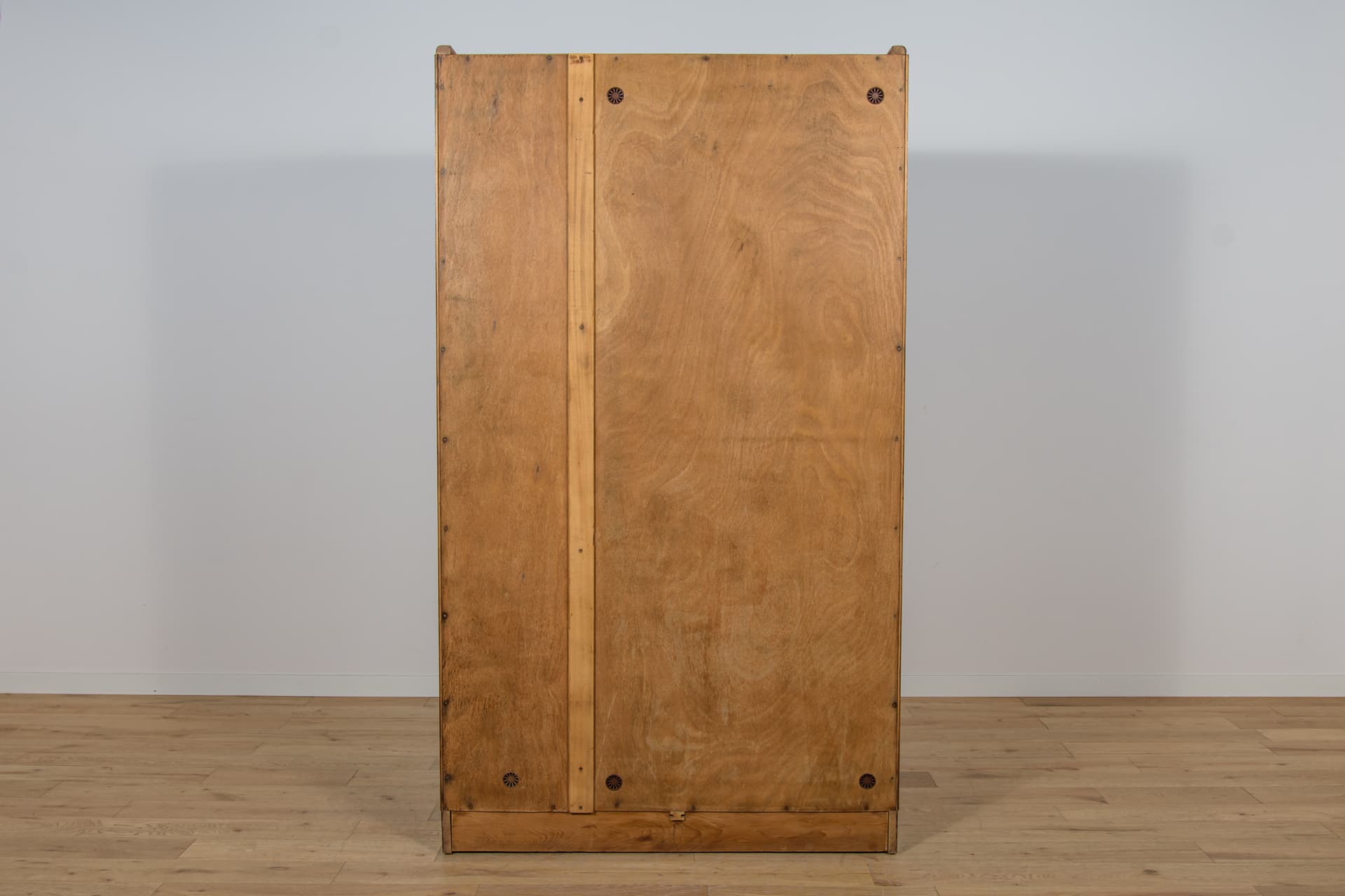 Wardrobe Art Deco, light brown oak, Fitrobe, United Kingdom, 1930s. - 170838