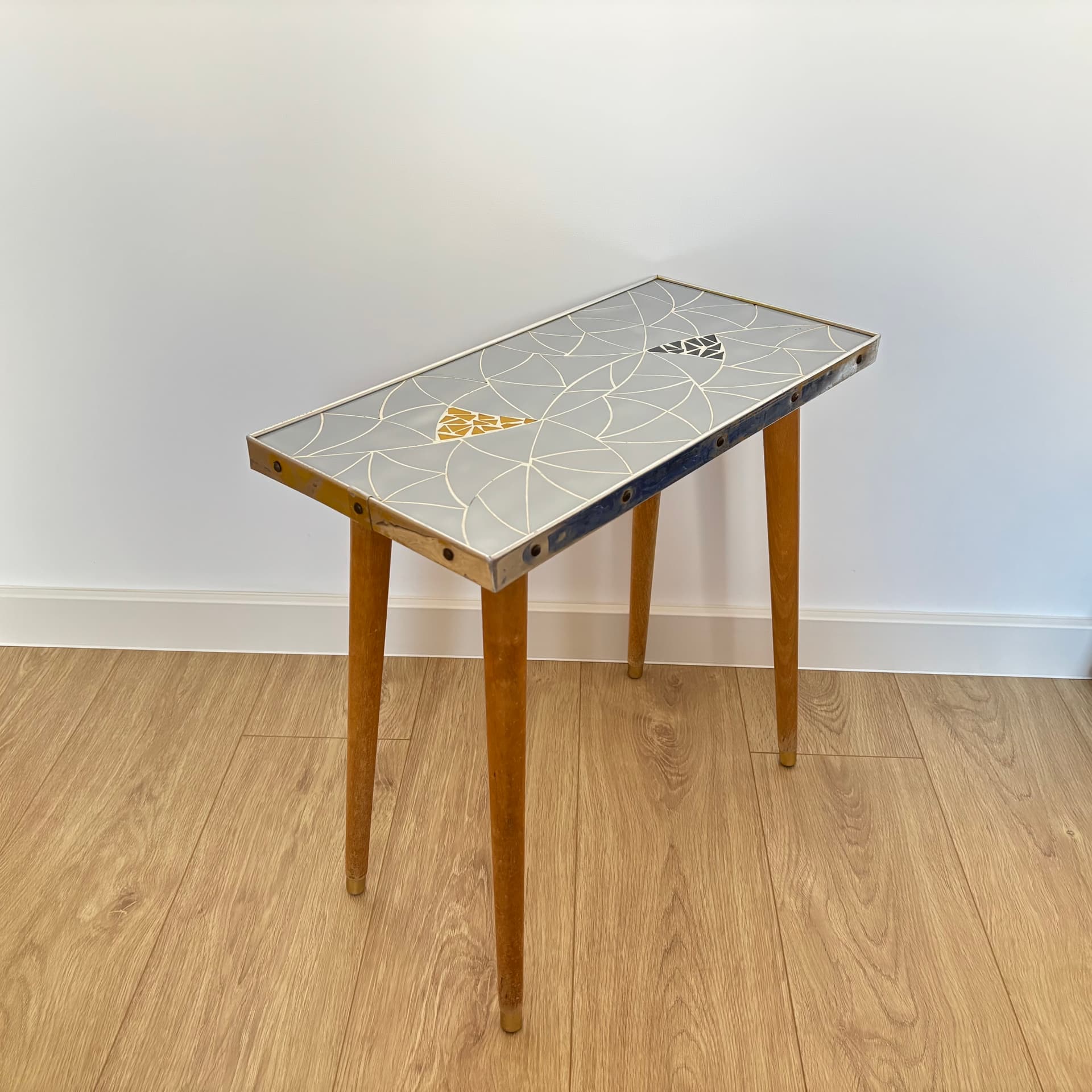 Stolik pomocniczy, szary, ceramika aluminium drewno, Niemcy, lata 70. - 191672