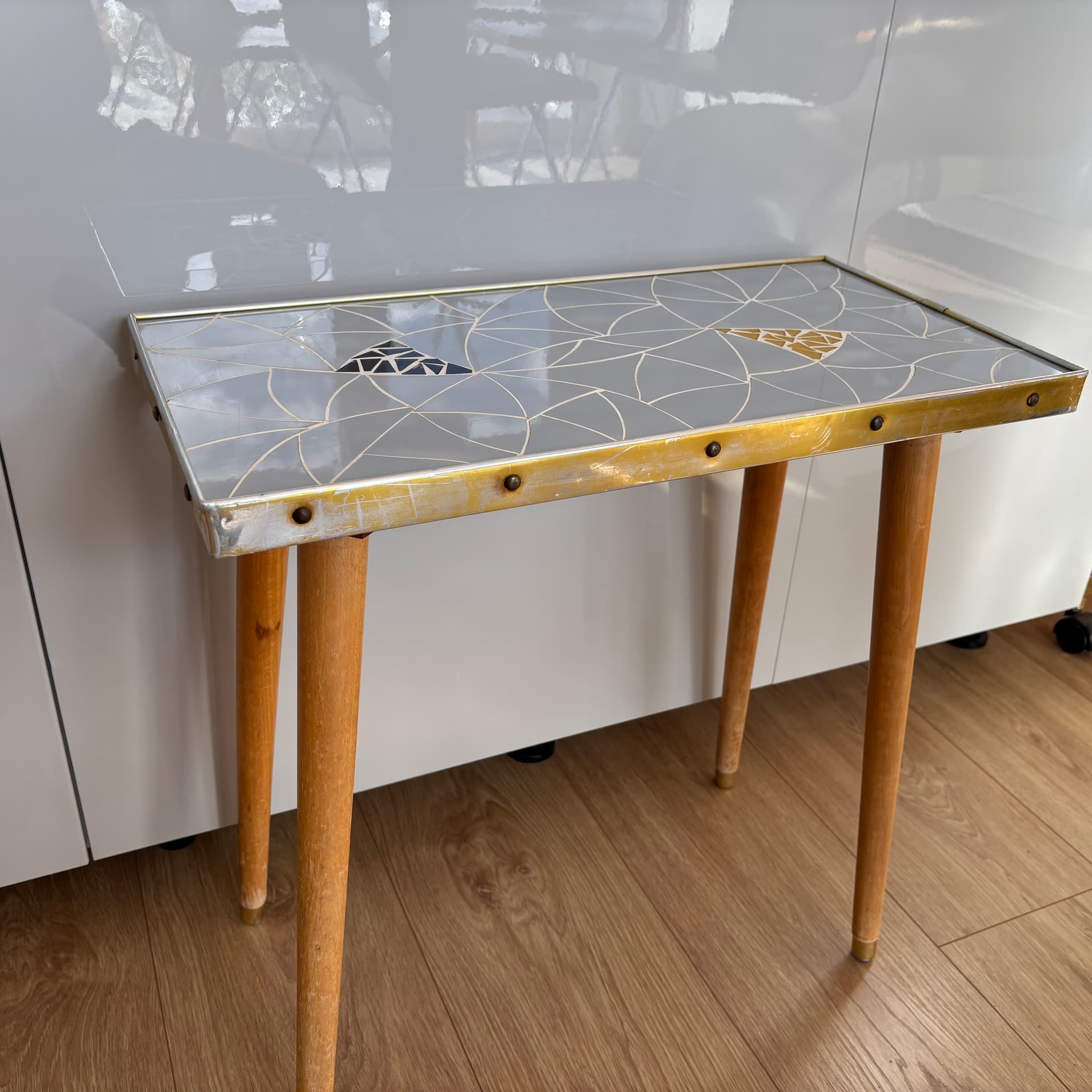 Stolik pomocniczy, szary, ceramika aluminium drewno, Niemcy, lata 70. - 191662